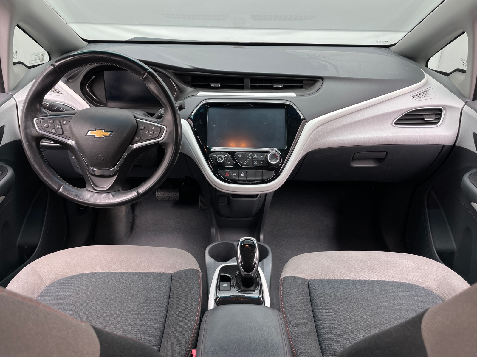 Thumbnail: 2017 Chevrolet Bolt EV - 3