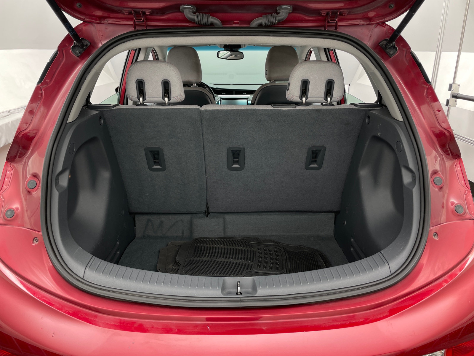 Thumbnail: 2017 Chevrolet Bolt EV - 7