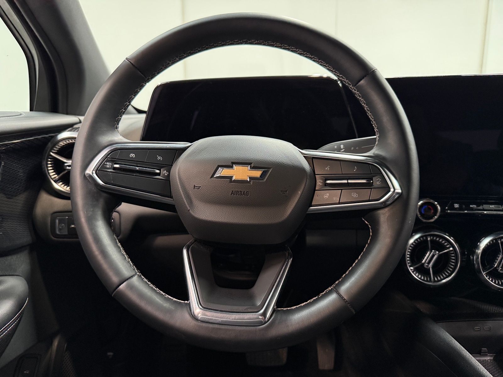 Thumbnail: 2024 Chevrolet Blazer EV - 4