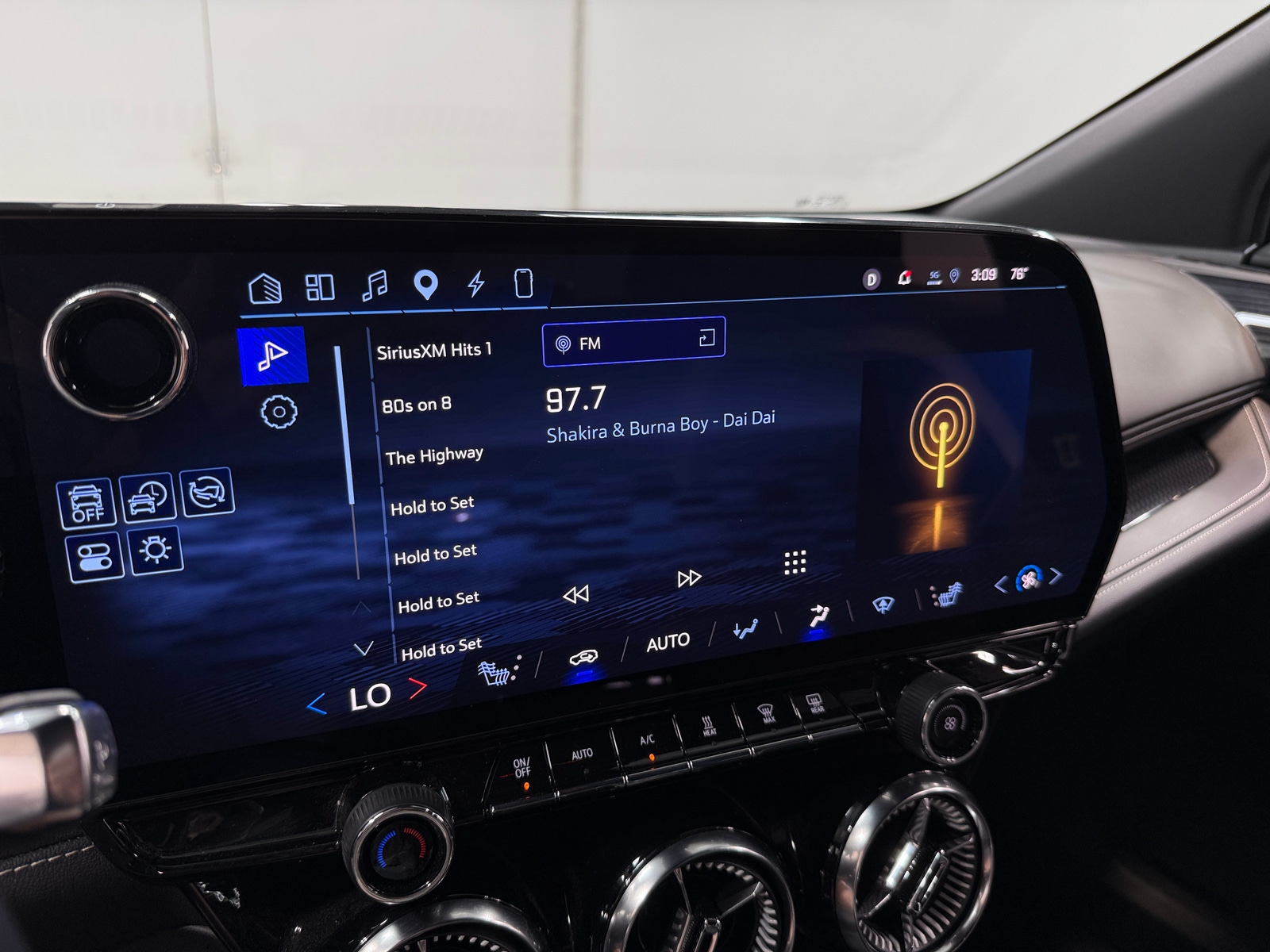 Thumbnail: 2024 Chevrolet Blazer EV - 3