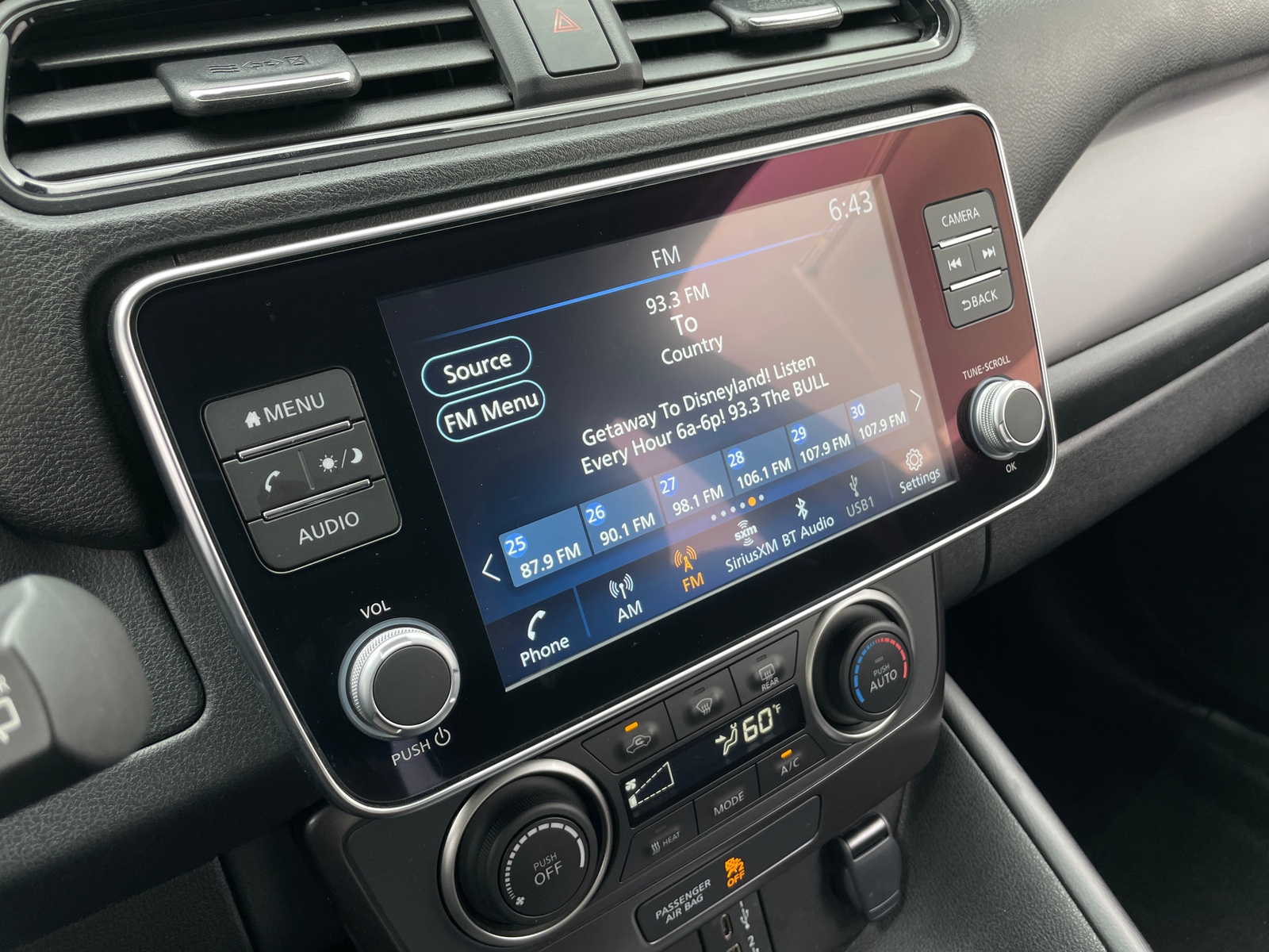 Thumbnail: 2025 Nissan Leaf - 4