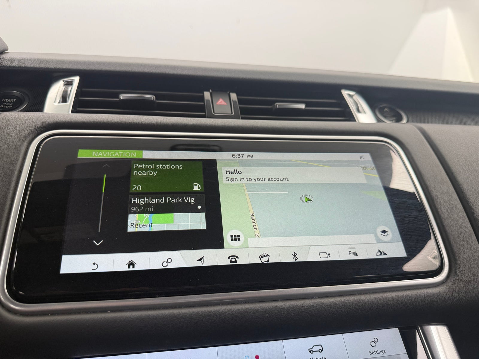 Thumbnail: 2020 Land Rover Range Rover Sport - 3