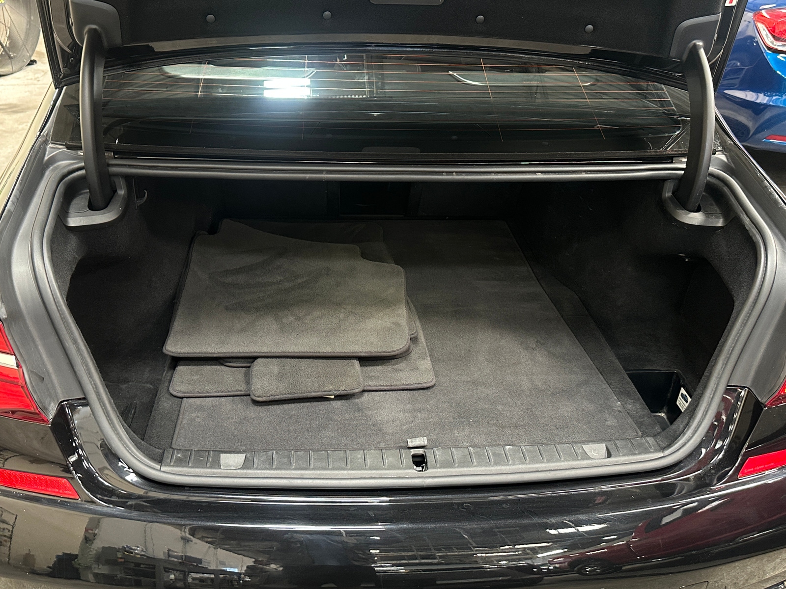 Thumbnail: 2017 BMW 7 Series - 7