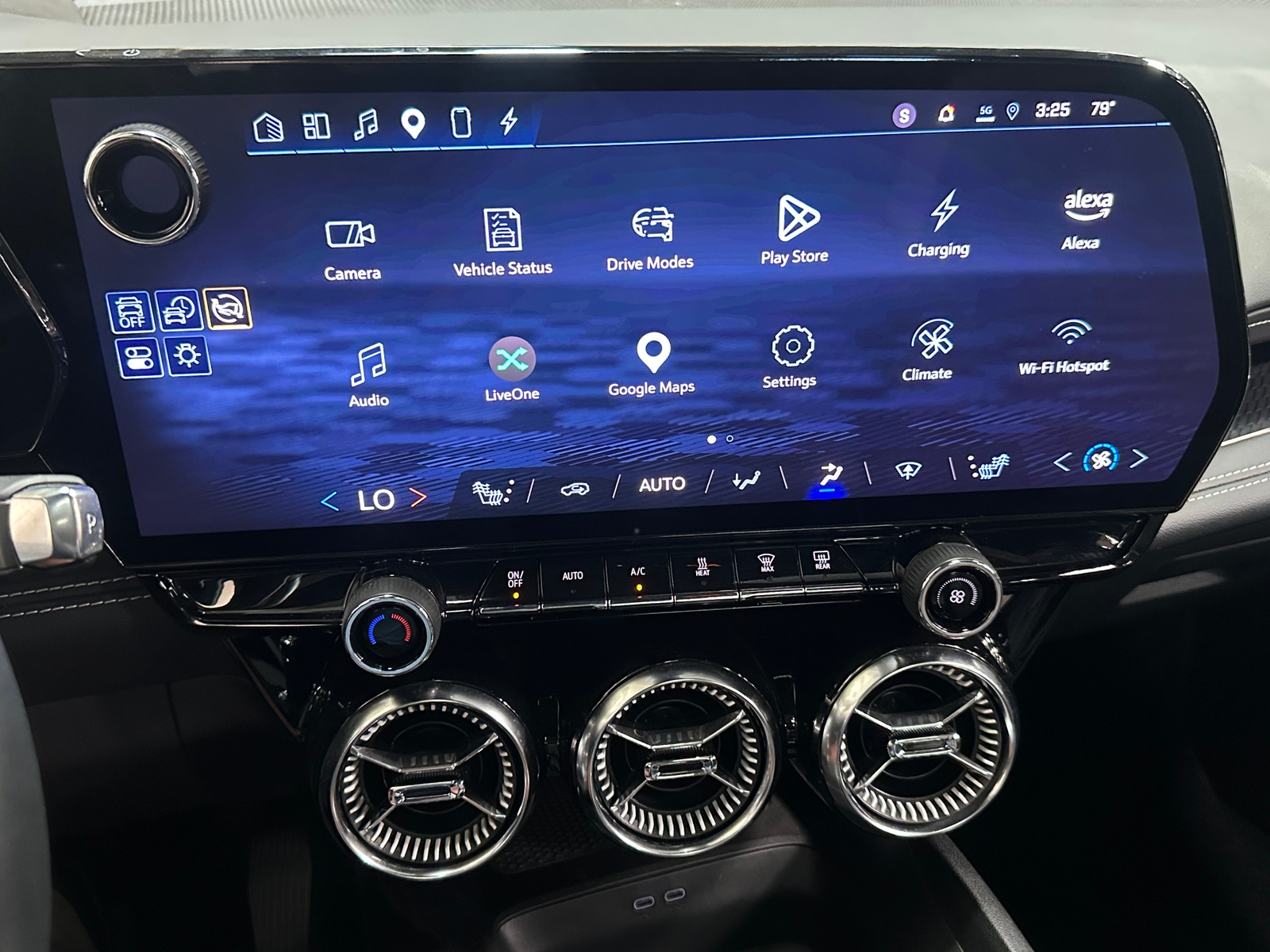 Thumbnail: 2024 Chevrolet Blazer EV - 3