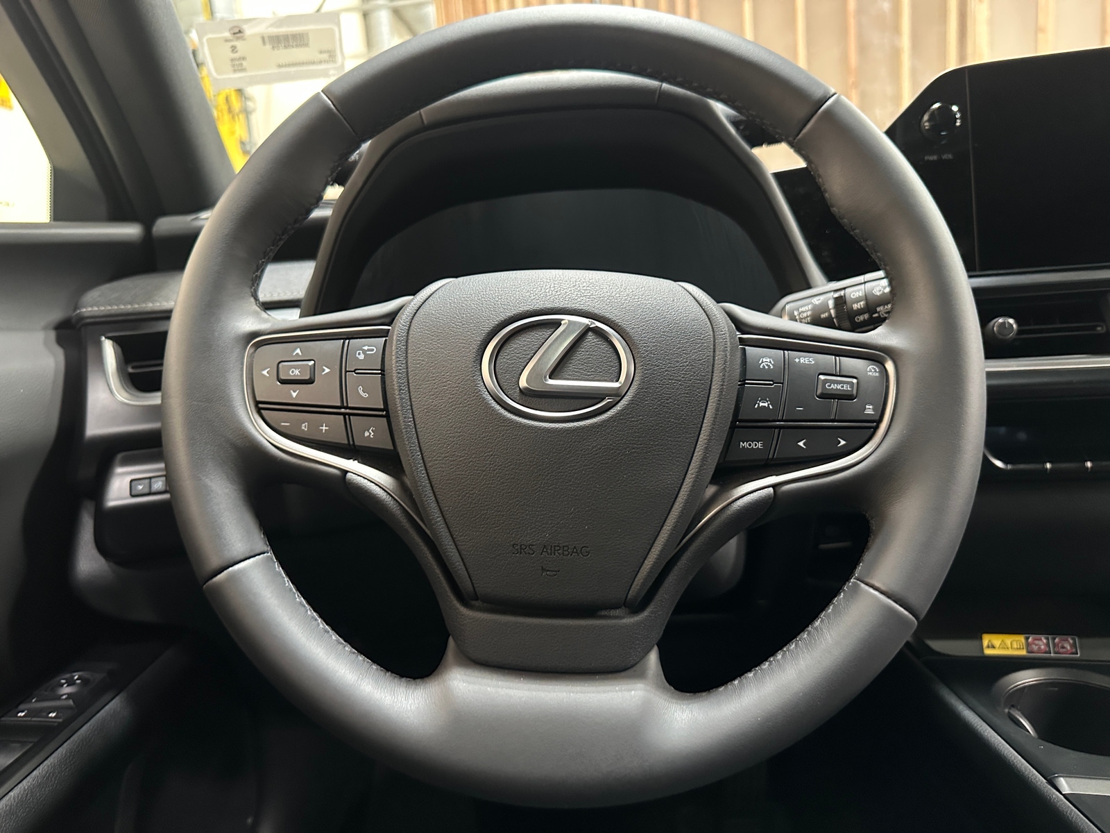 Thumbnail: 2025 Lexus UX - 4