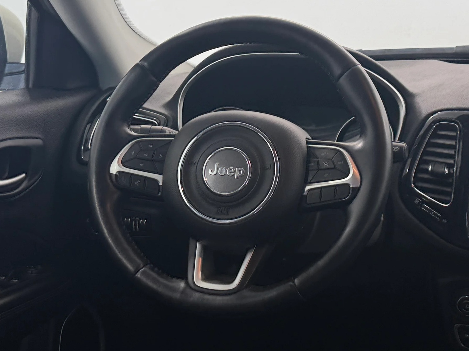 Thumbnail: 2019 Jeep Compass - 4