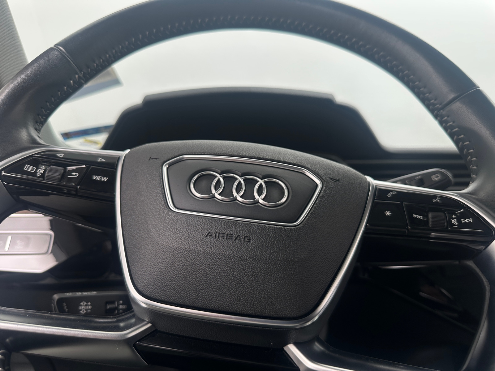 Thumbnail: 2019 Audi e-tron - 4