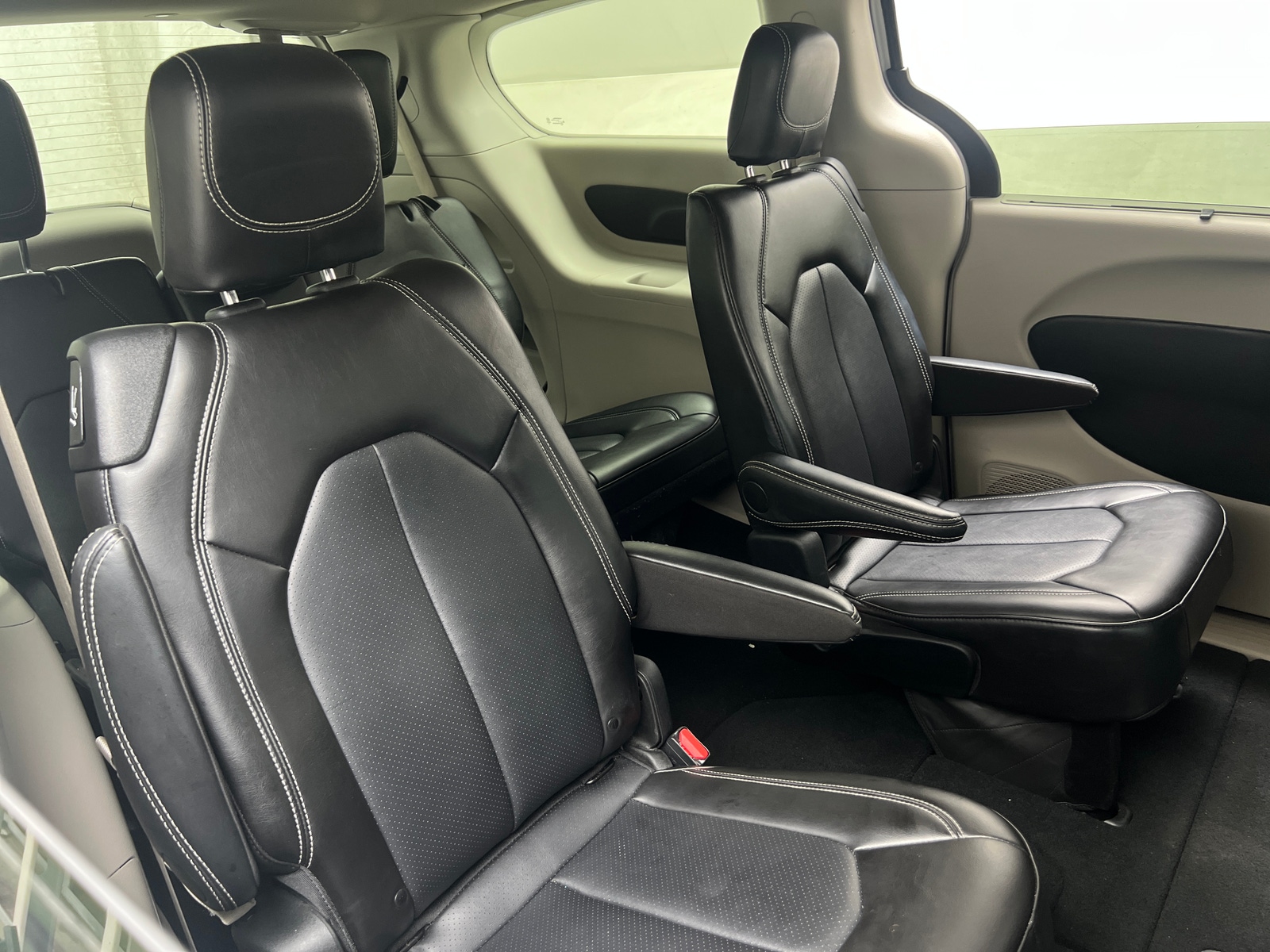 Thumbnail: 2024 Chrysler Pacifica - 5