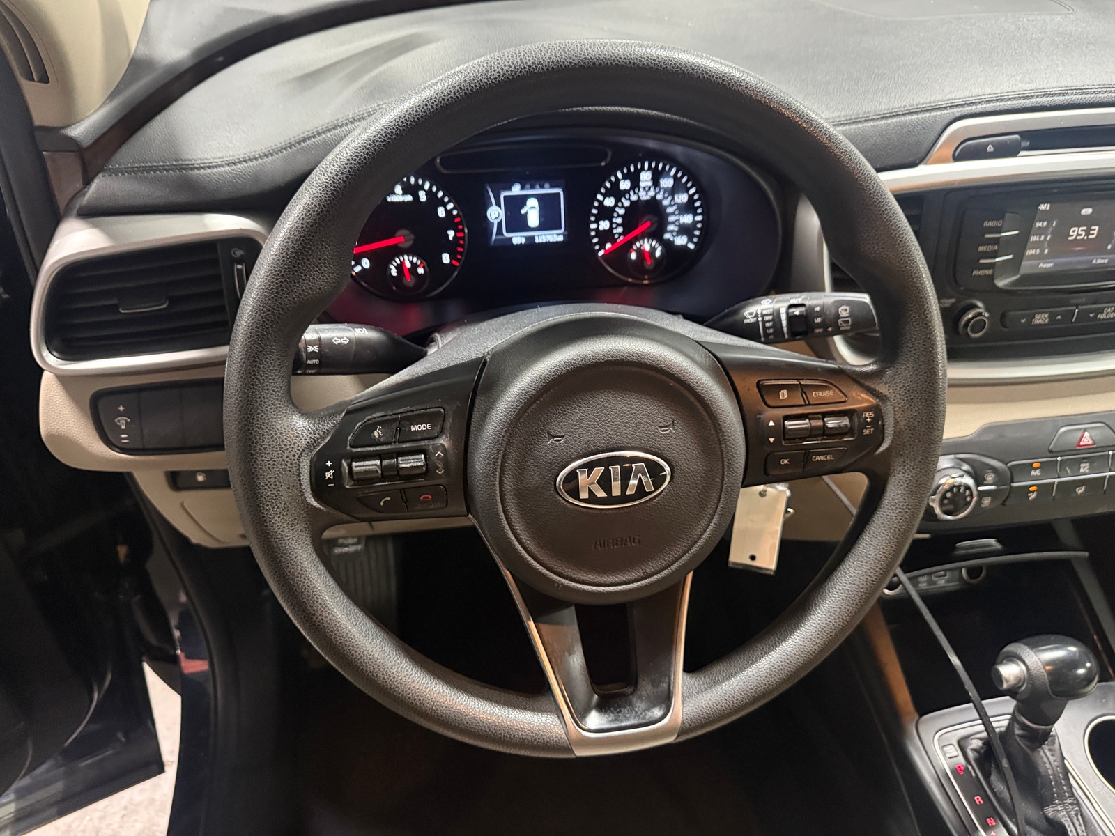 Thumbnail: 2017 Kia Sorento - 5