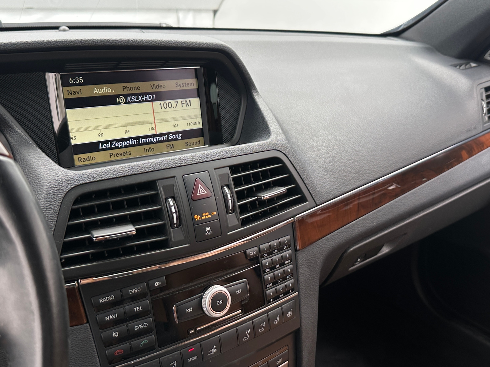 Thumbnail: 2011 Mercedes-Benz E-Class - 3