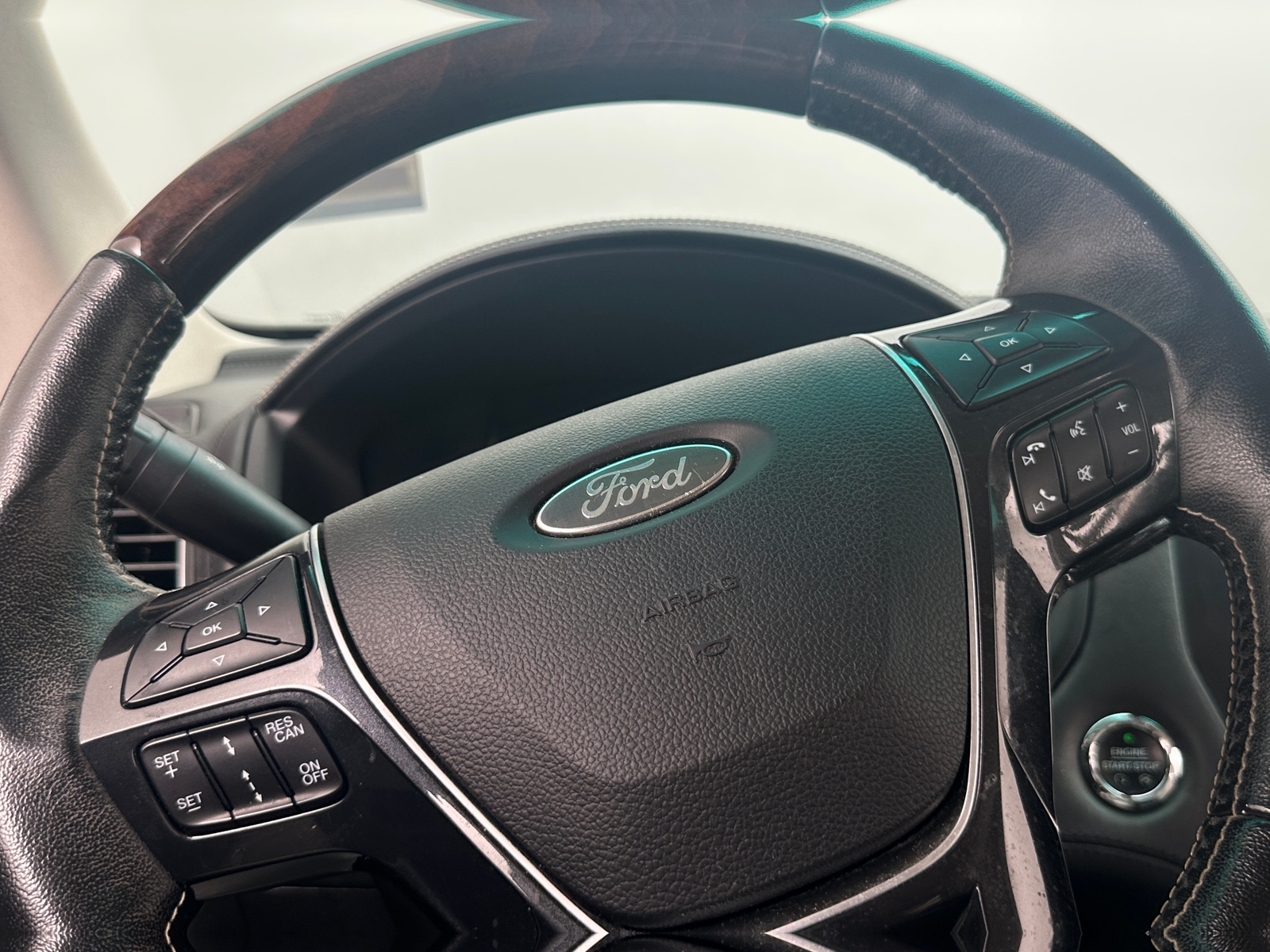 Thumbnail: 2017 Ford Explorer - 4