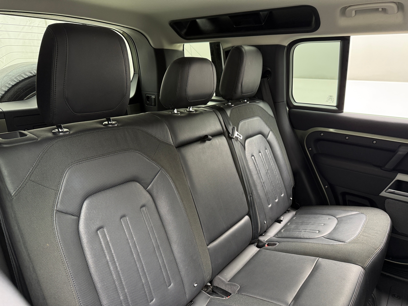 Thumbnail: 2020 Land Rover Defender - 6