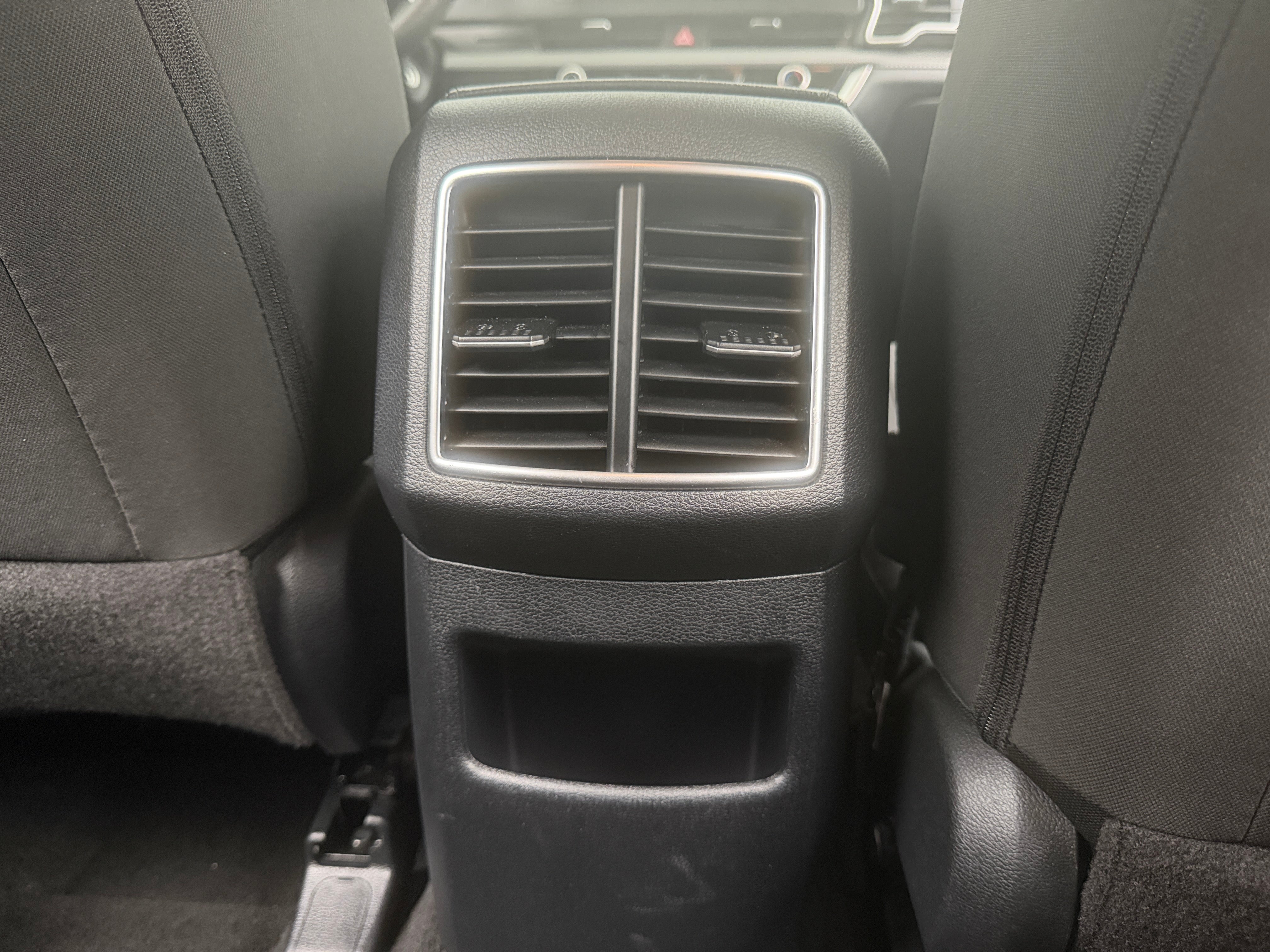 2025 Kia Sportage LX - Photo 9