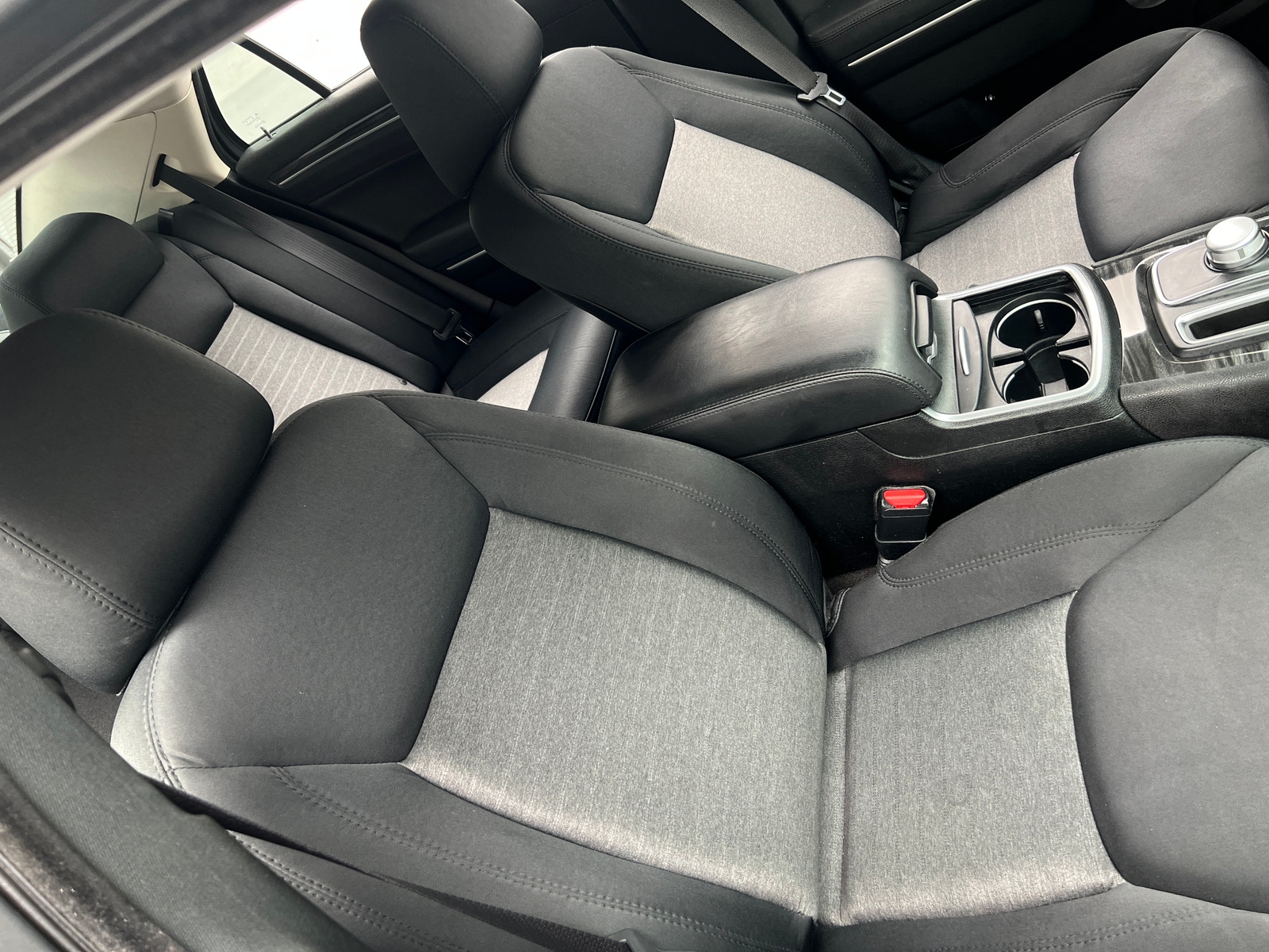 Thumbnail: 2019 Chrysler 300 - 2