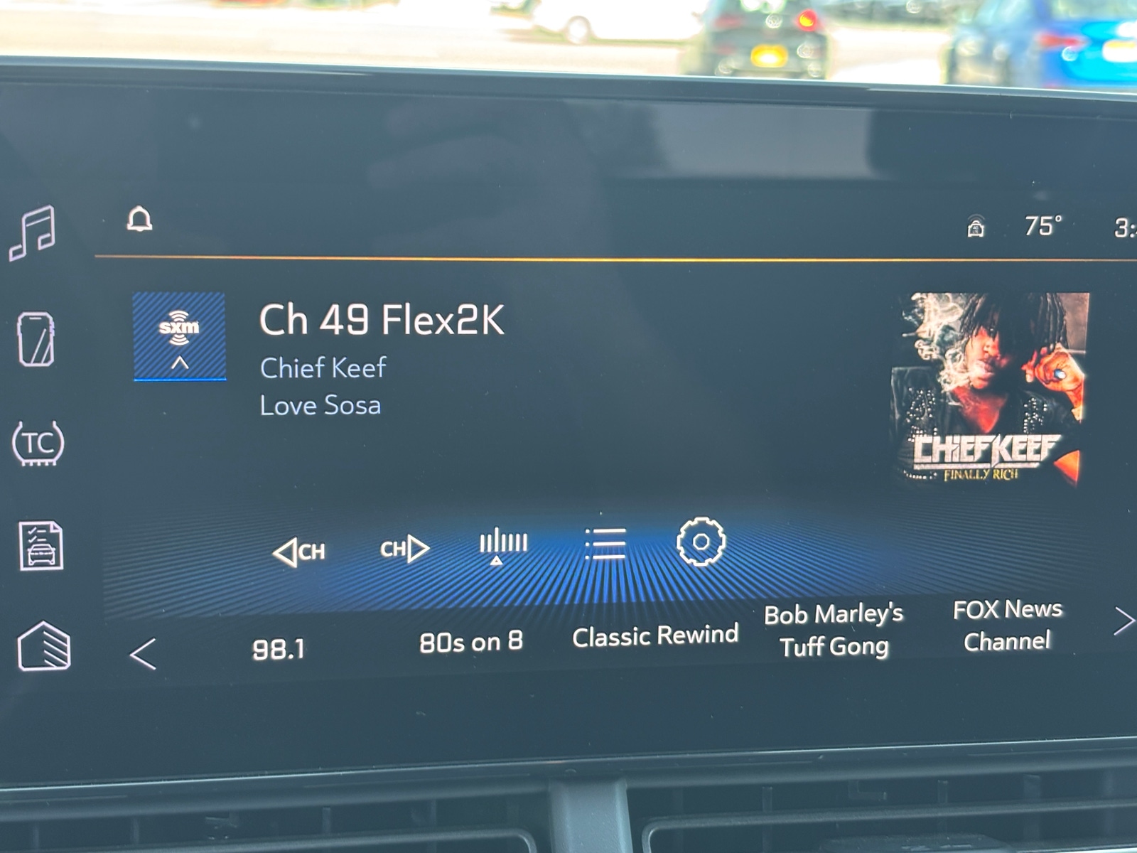 Thumbnail: 2025 Chevrolet Trax - 4