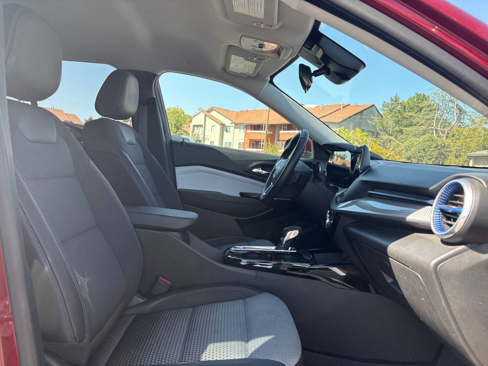 Thumbnail: 2025 Chevrolet Trax - 2