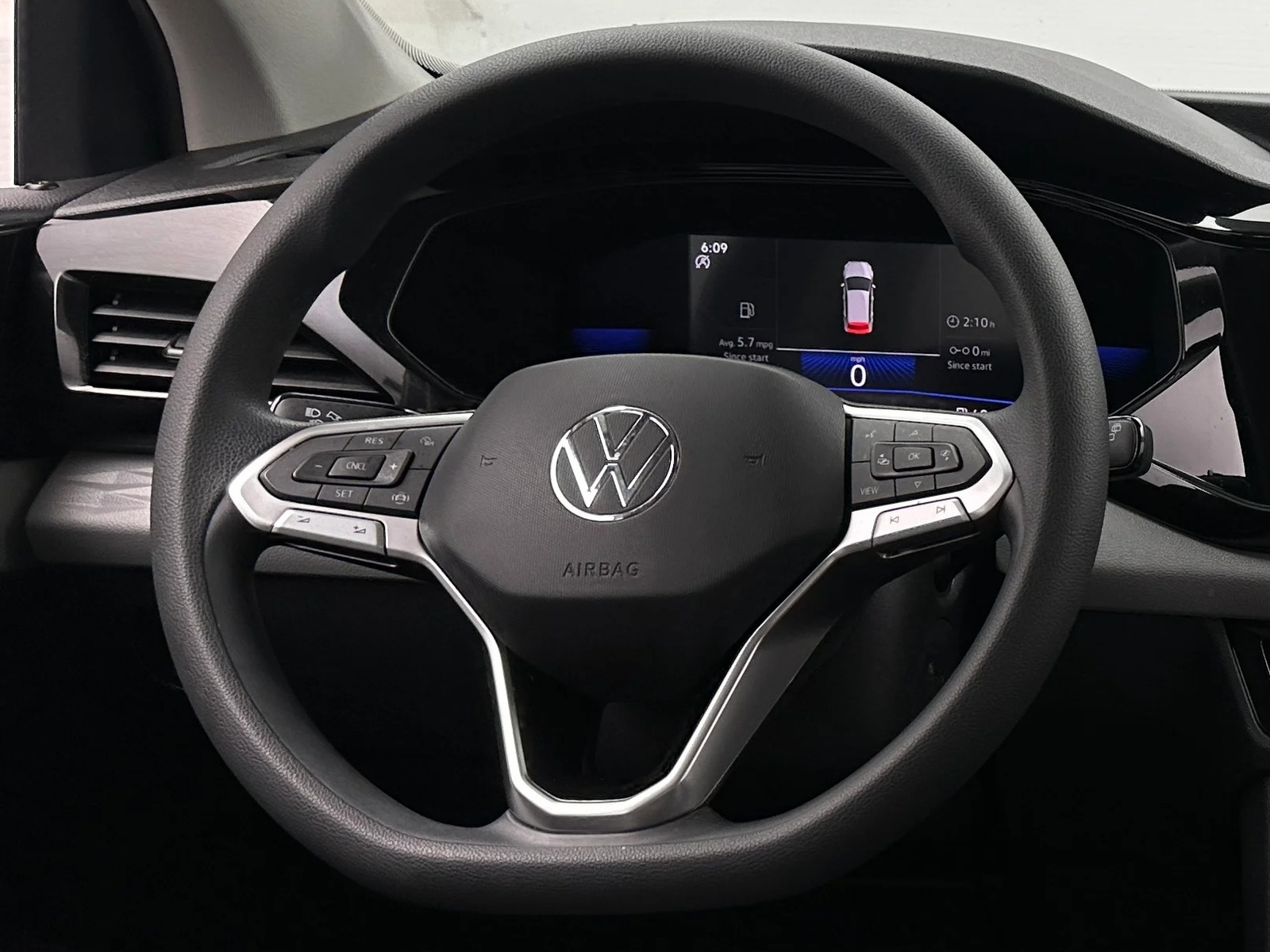Thumbnail: 2022 Volkswagen Taos - 5