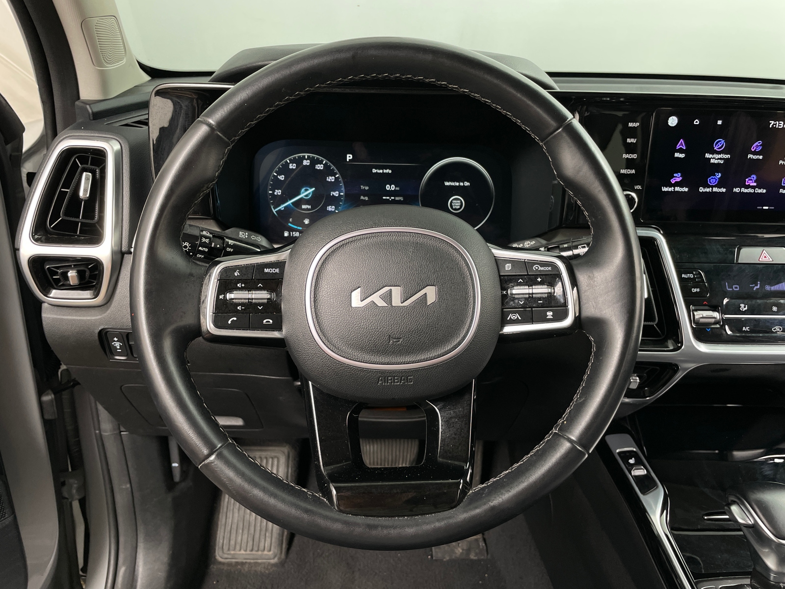 Thumbnail: 2023 Kia Sorento - 4