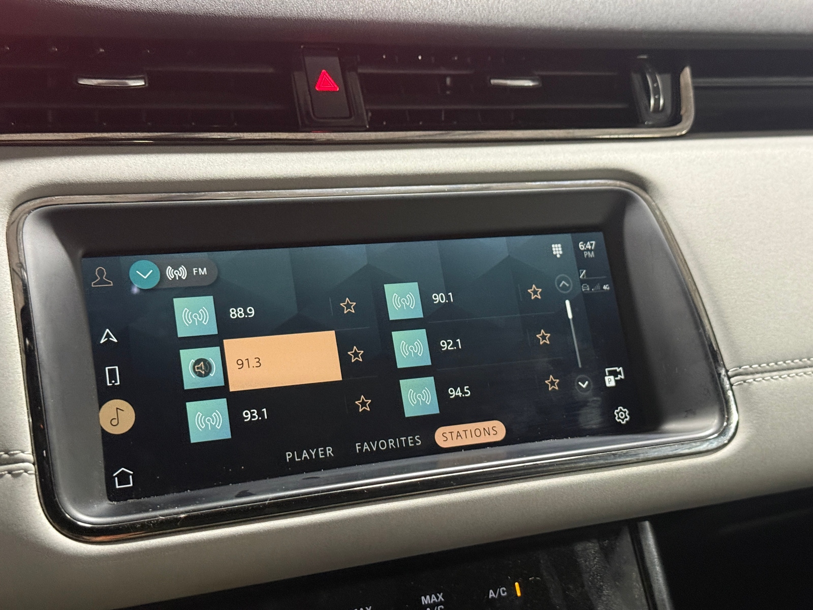 Thumbnail: 2021 Land Rover Range Rover Evoque - 3