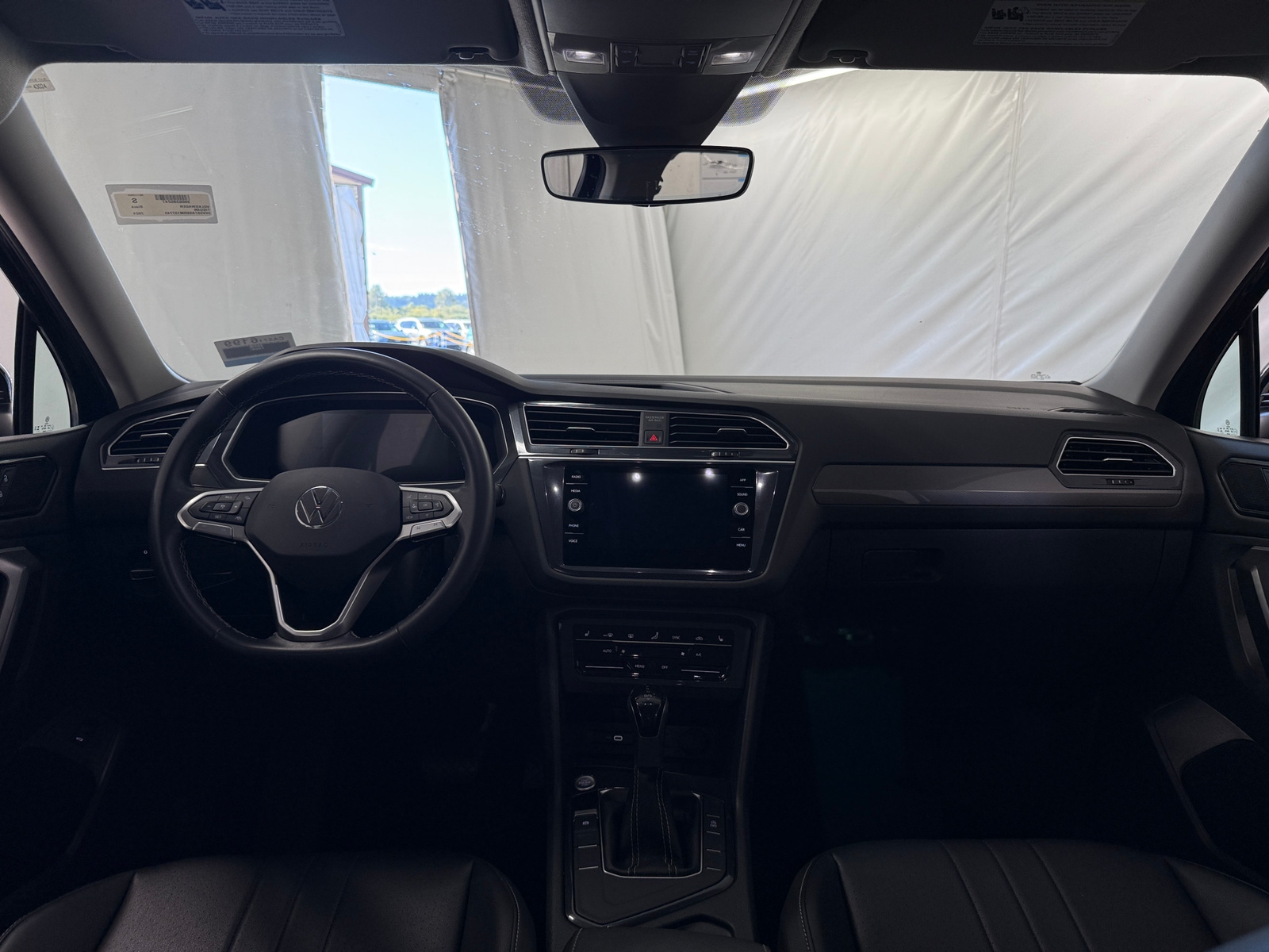 Thumbnail: 2024 Volkswagen Tiguan - 2