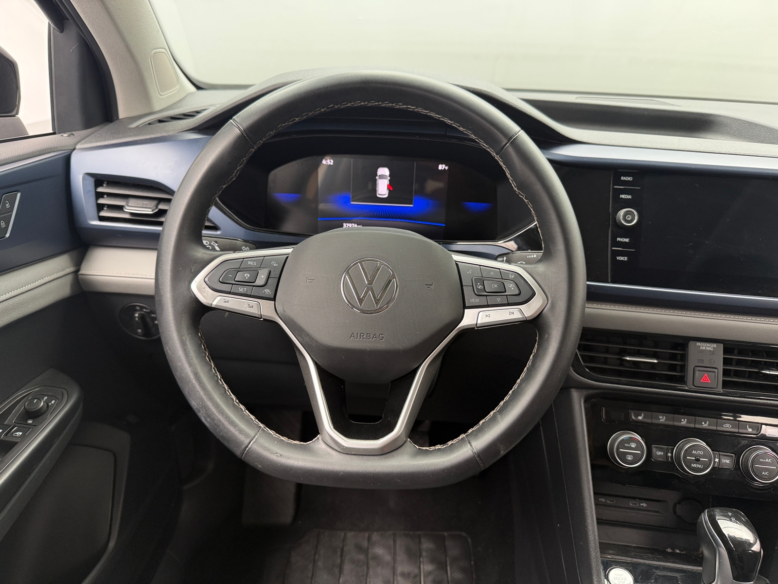 Thumbnail: 2024 Volkswagen Taos - 4