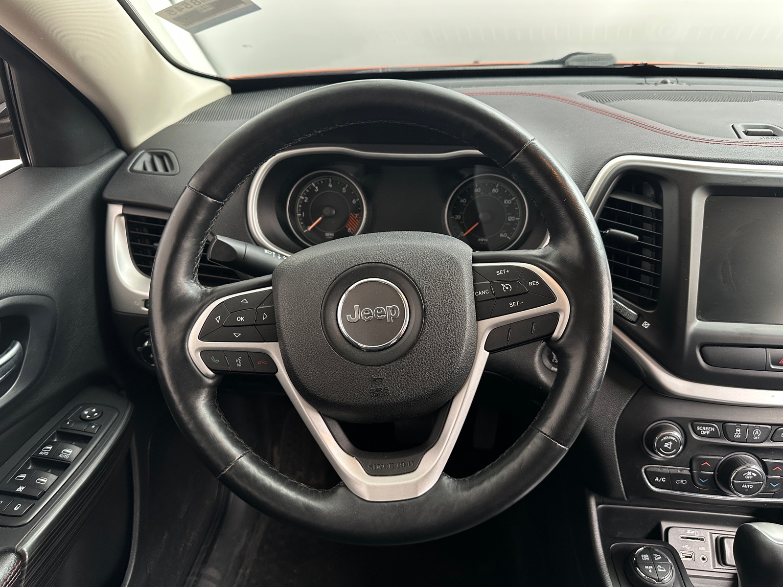 Thumbnail: 2015 Jeep Cherokee - 4