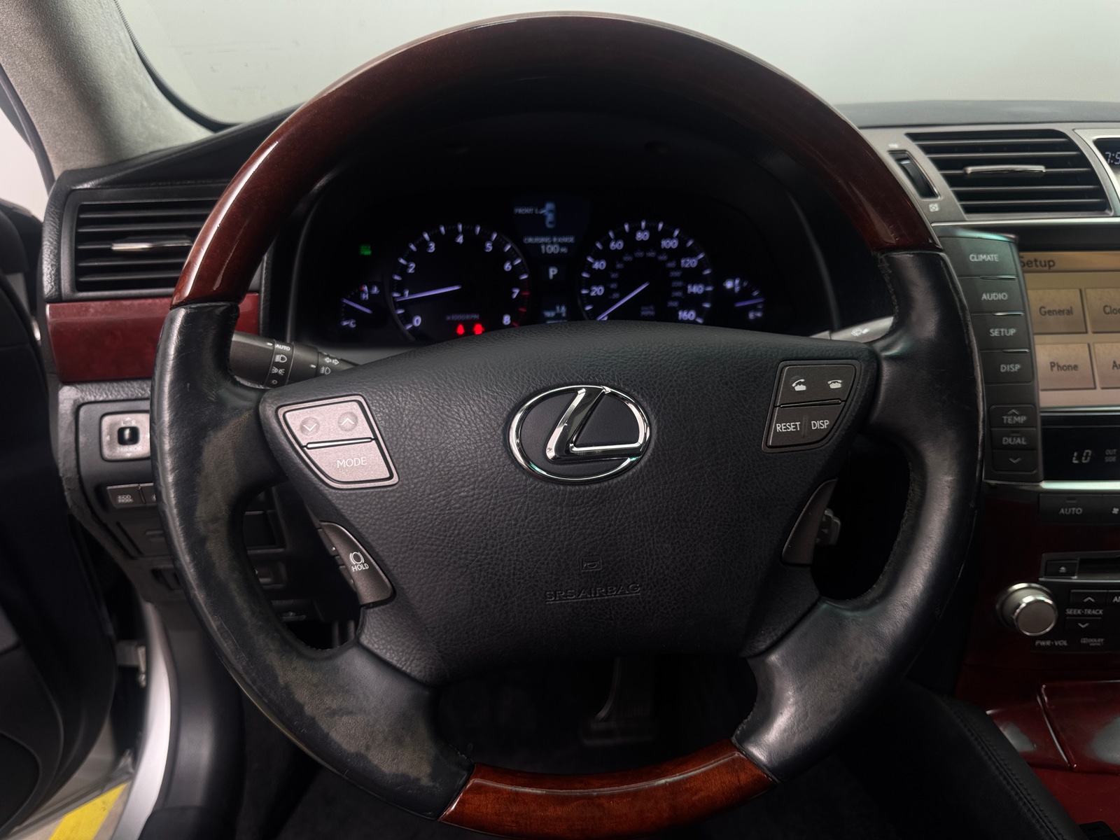 Thumbnail: 2011 Lexus LS - 4