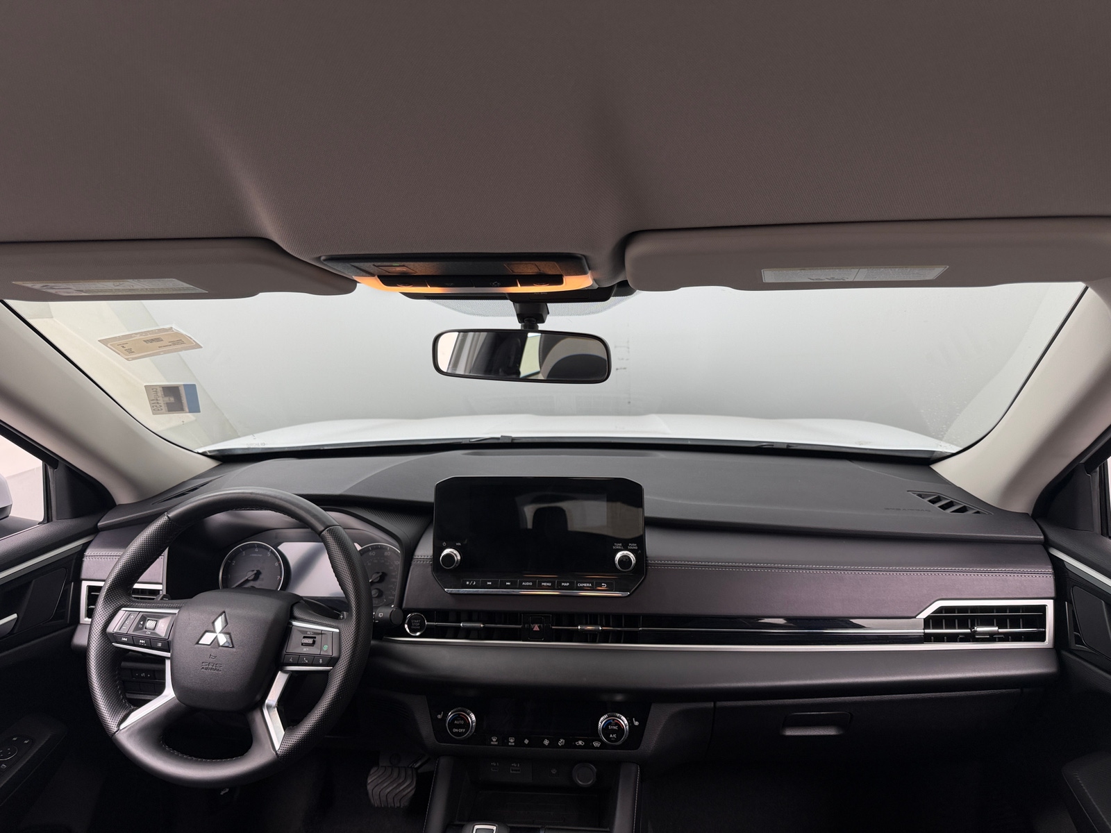 Thumbnail: 2024 Mitsubishi Outlander - 2