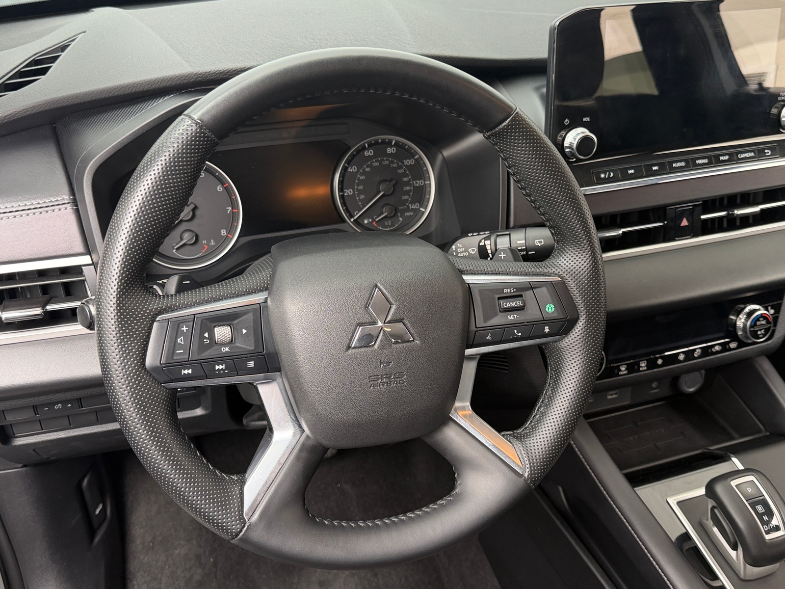 Thumbnail: 2024 Mitsubishi Outlander - 4