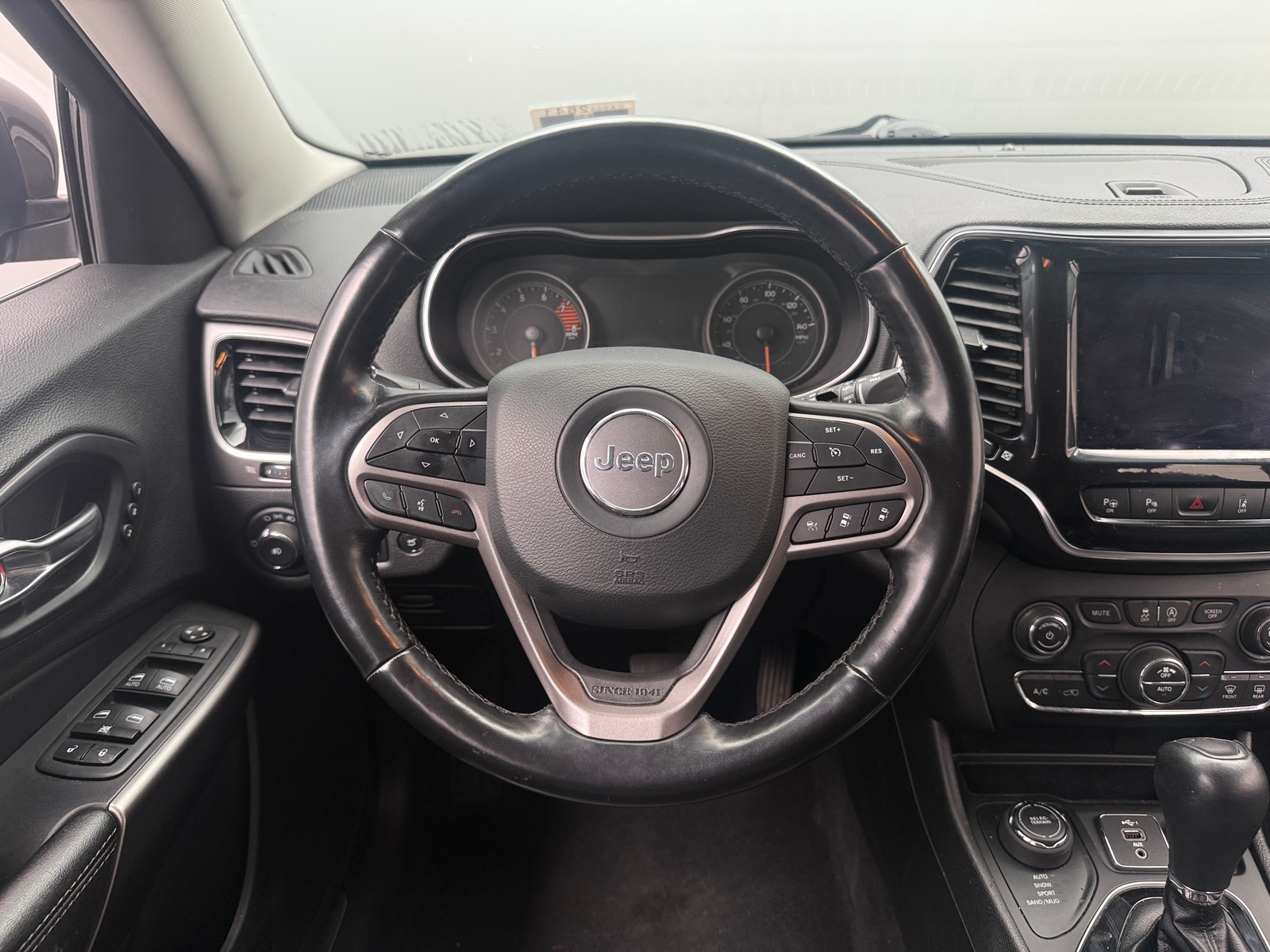 Thumbnail: 2021 Jeep Cherokee - 4