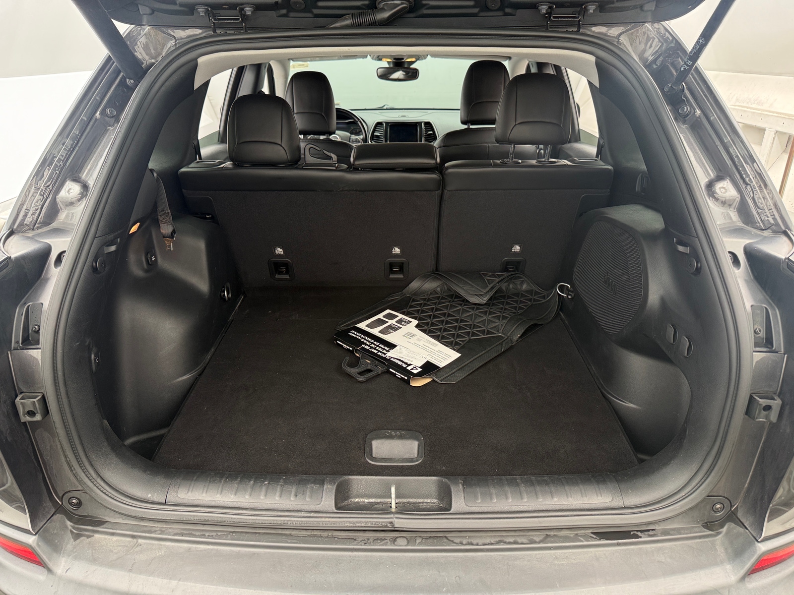 Thumbnail: 2021 Jeep Cherokee - 6
