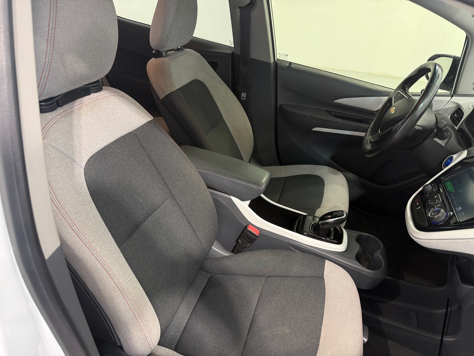 Thumbnail: 2017 Chevrolet Bolt EV - 2