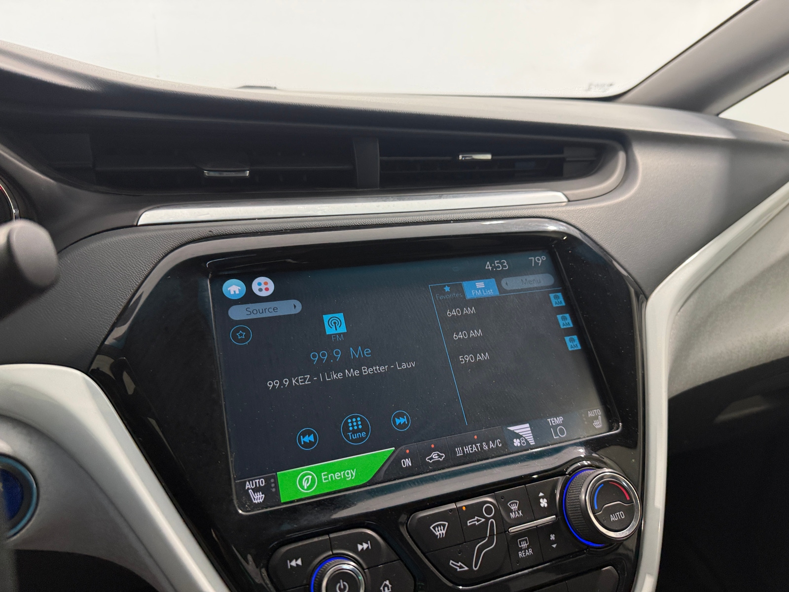 Thumbnail: 2017 Chevrolet Bolt EV - 4
