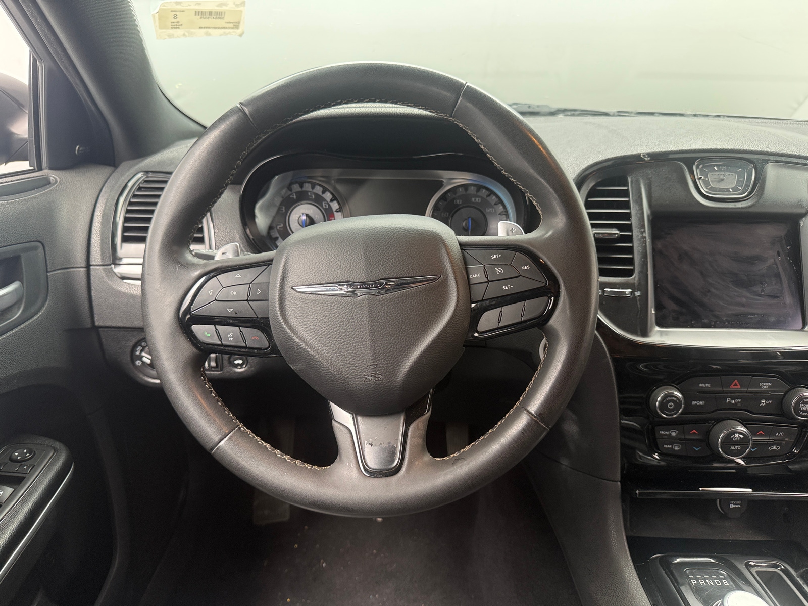 Thumbnail: 2022 Chrysler 300 - 4