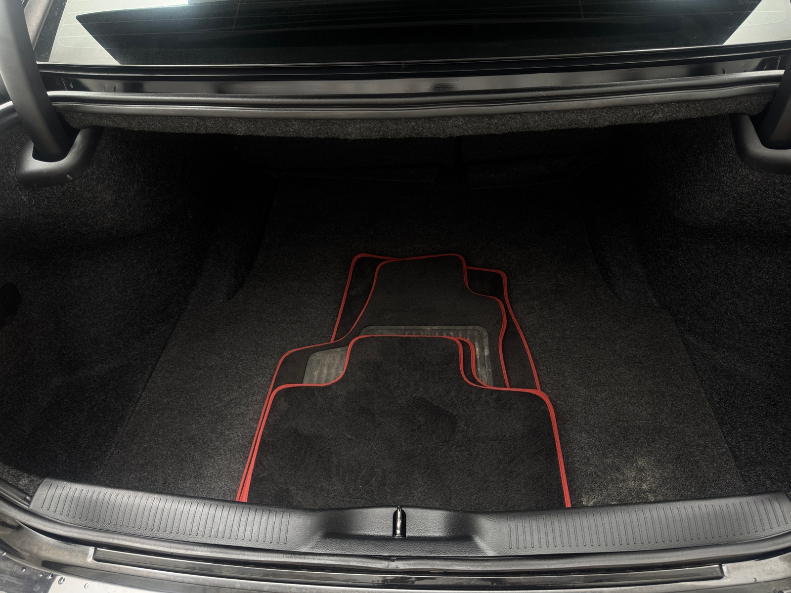 Thumbnail: 2018 Dodge Charger - 6