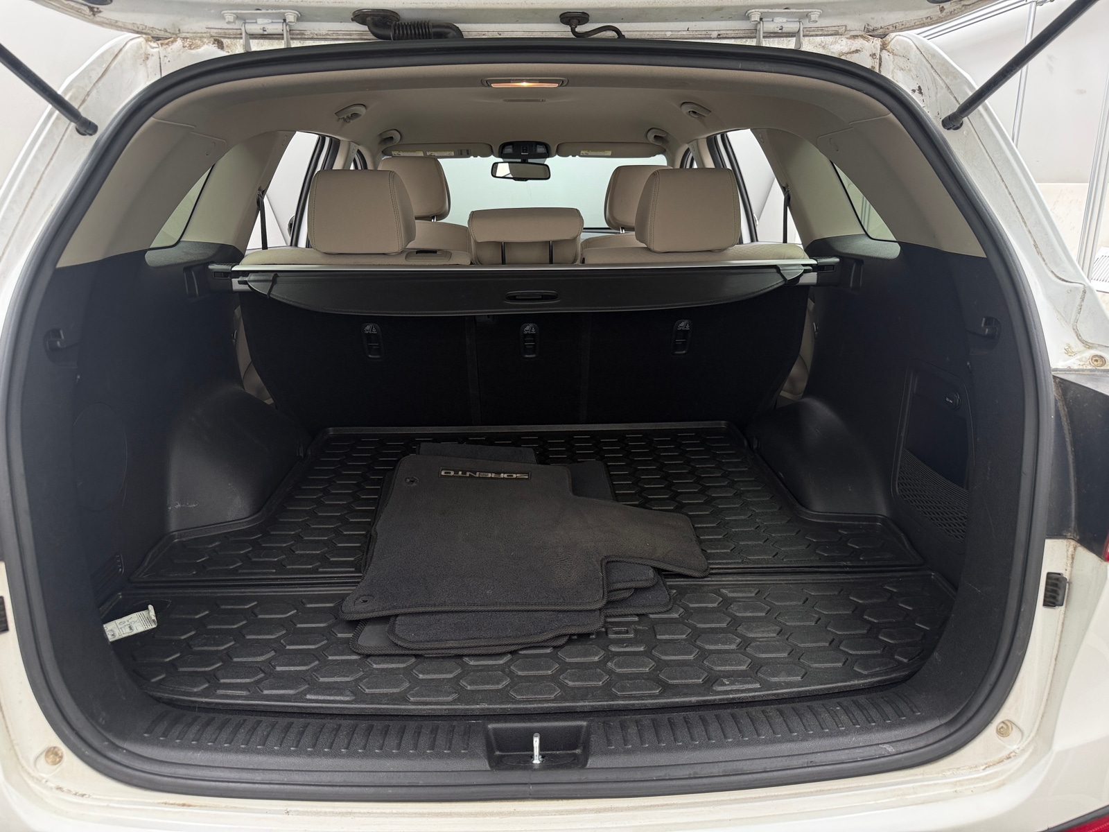 Thumbnail: 2016 Kia Sorento - 7