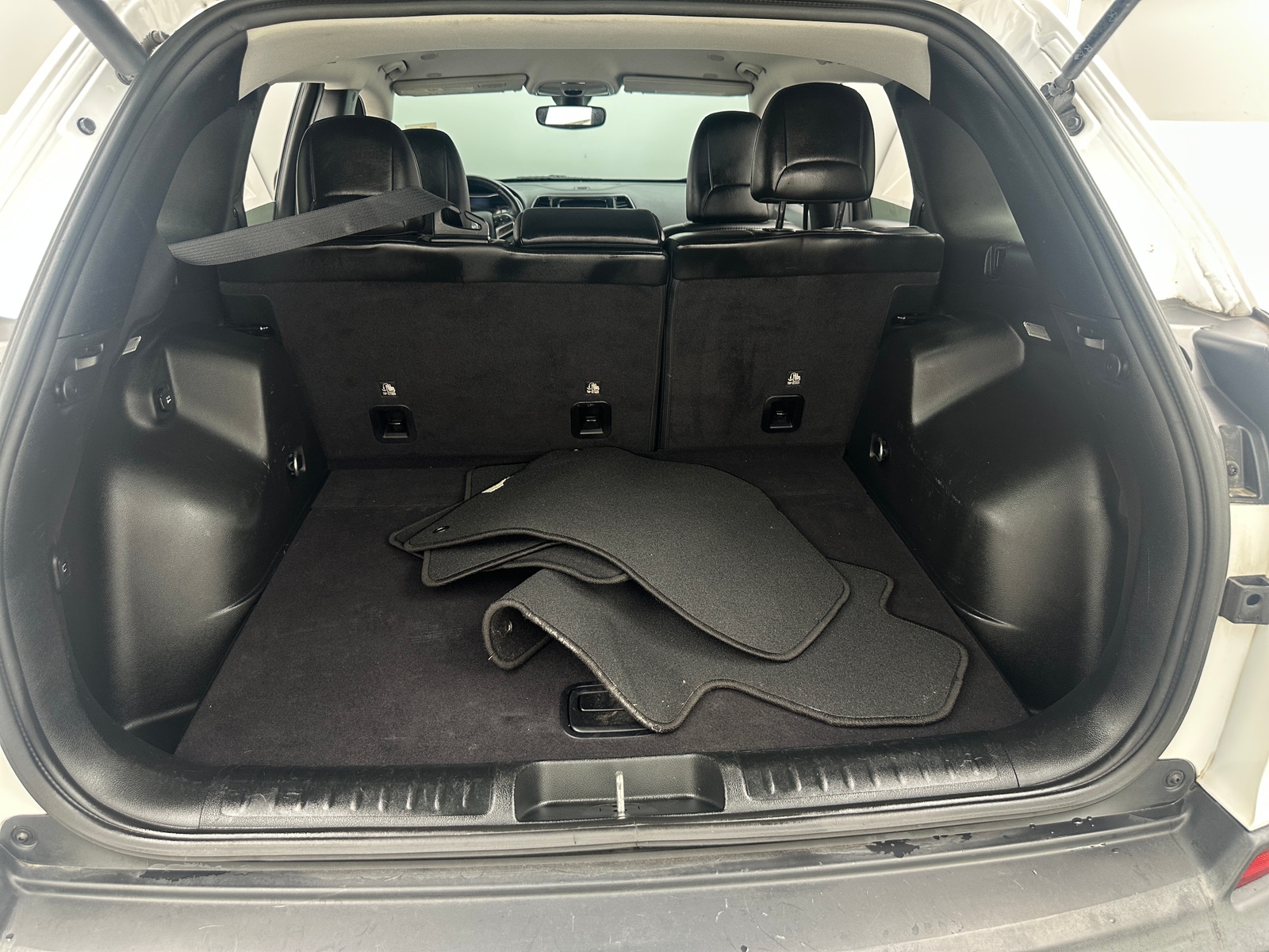 Thumbnail: 2019 Jeep Cherokee - 6