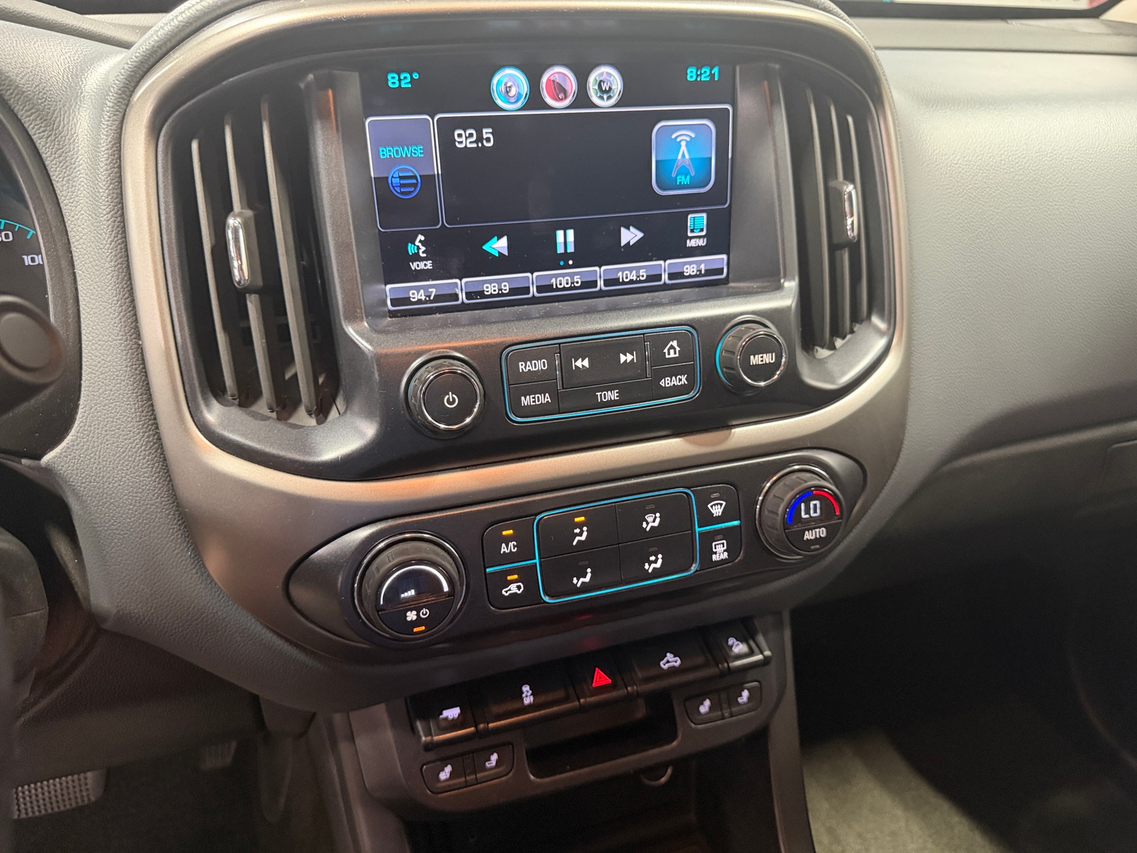Thumbnail: 2015 Chevrolet Colorado - 3