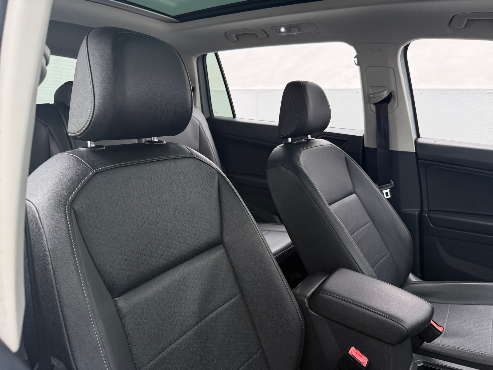 Thumbnail: 2019 Volkswagen Tiguan - 2