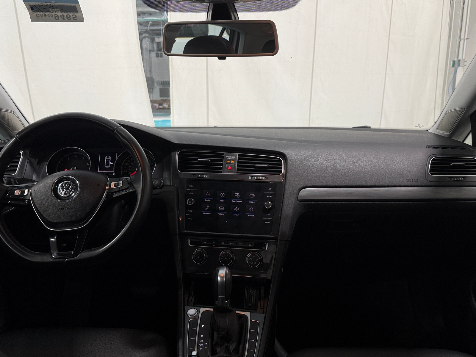 Thumbnail: 2018 Volkswagen Golf - 3