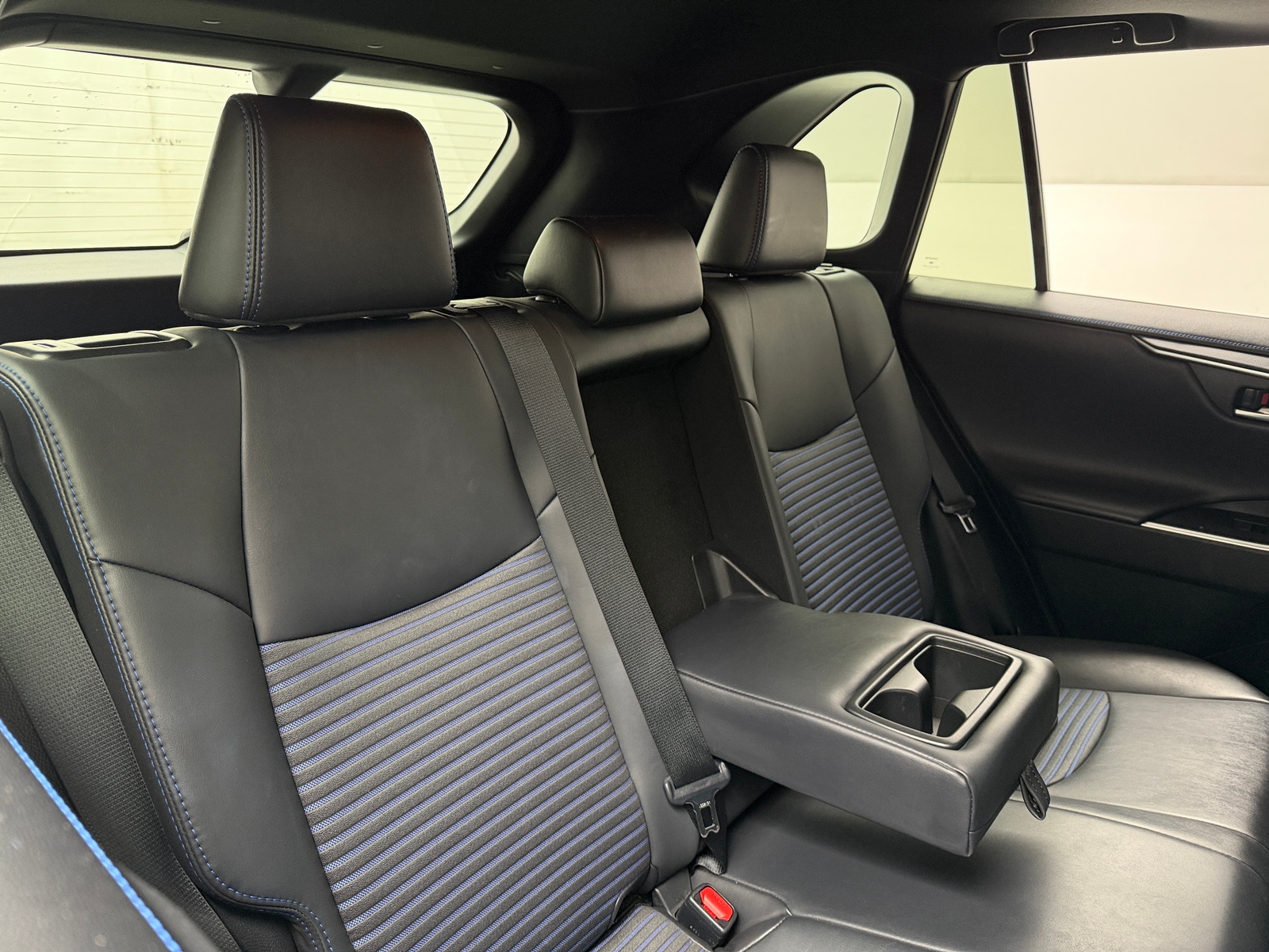 Thumbnail: 2020 Toyota RAV4 - 6