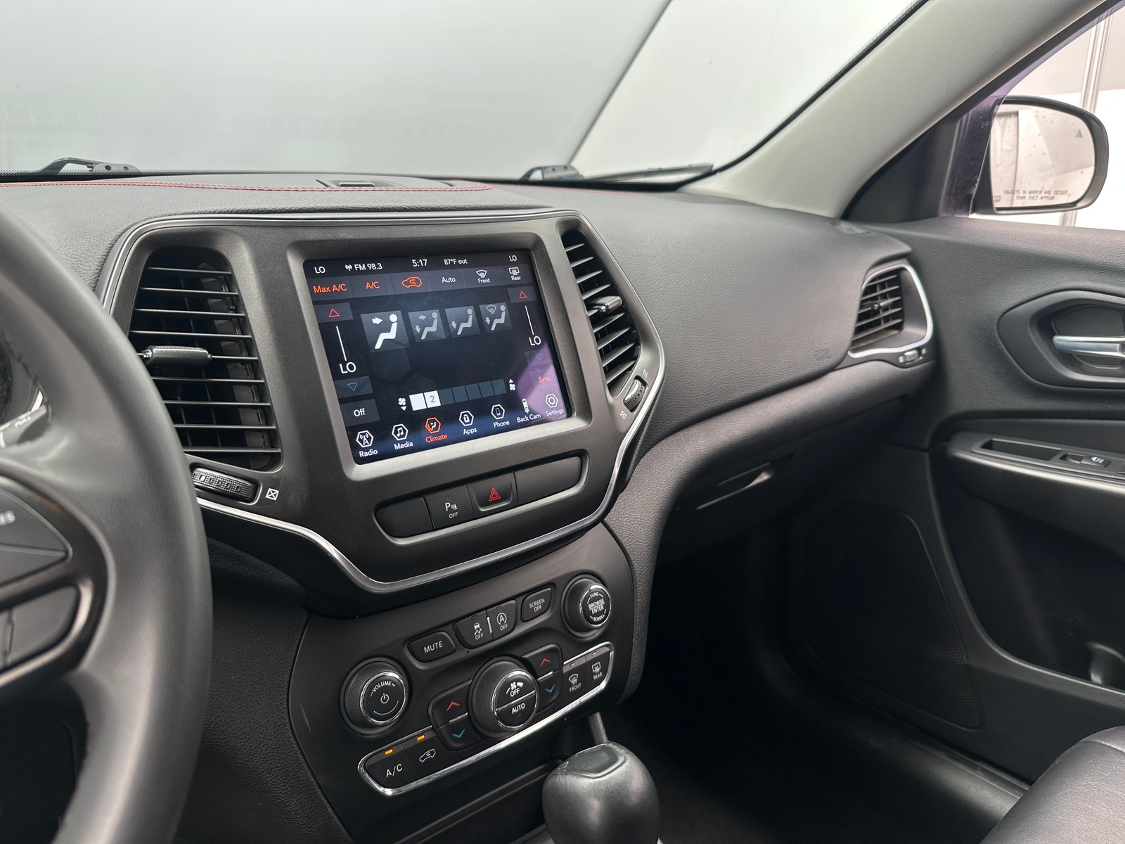 Thumbnail: 2020 Jeep Cherokee - 4