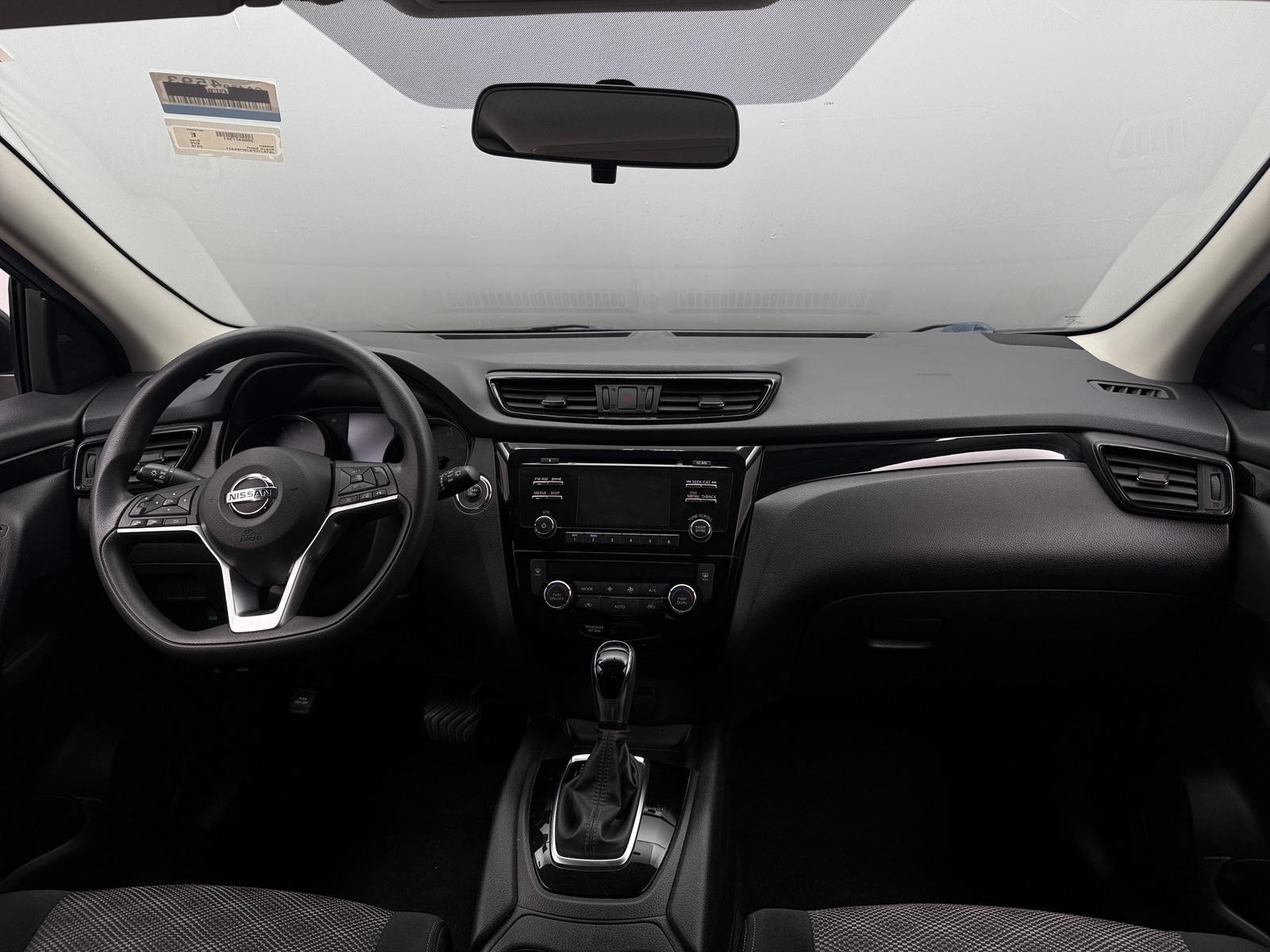 Thumbnail: 2018 Nissan Rogue Sport - 3