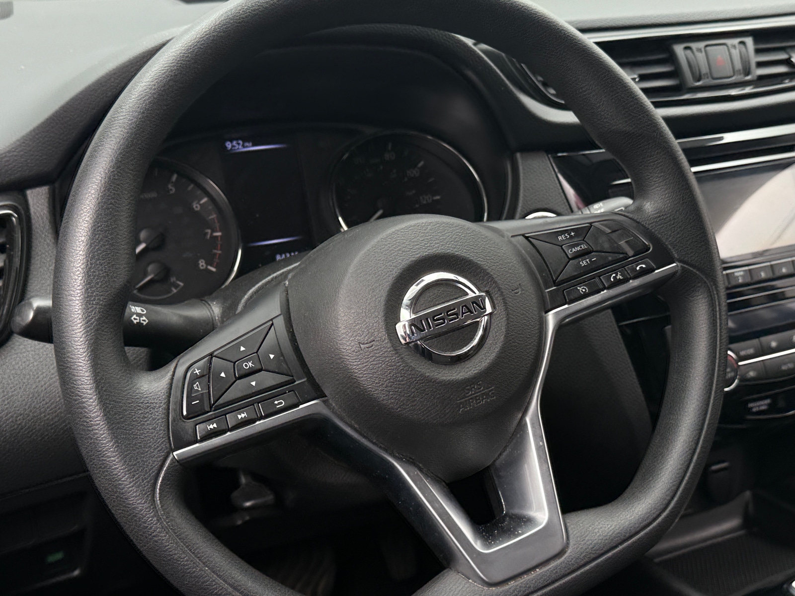 Thumbnail: 2018 Nissan Rogue Sport - 5