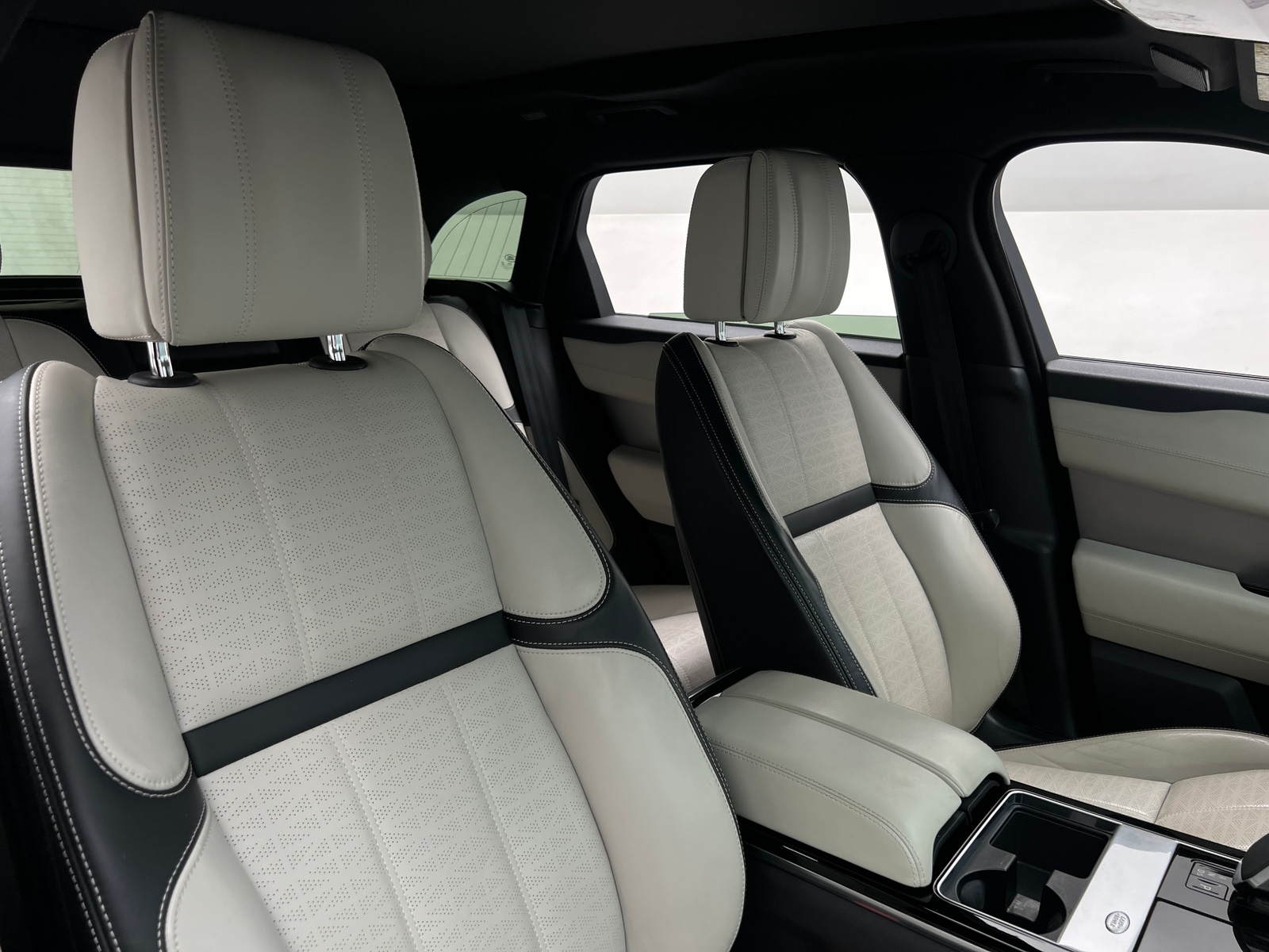 Thumbnail: 2021 Land Rover Range Rover Velar - 2