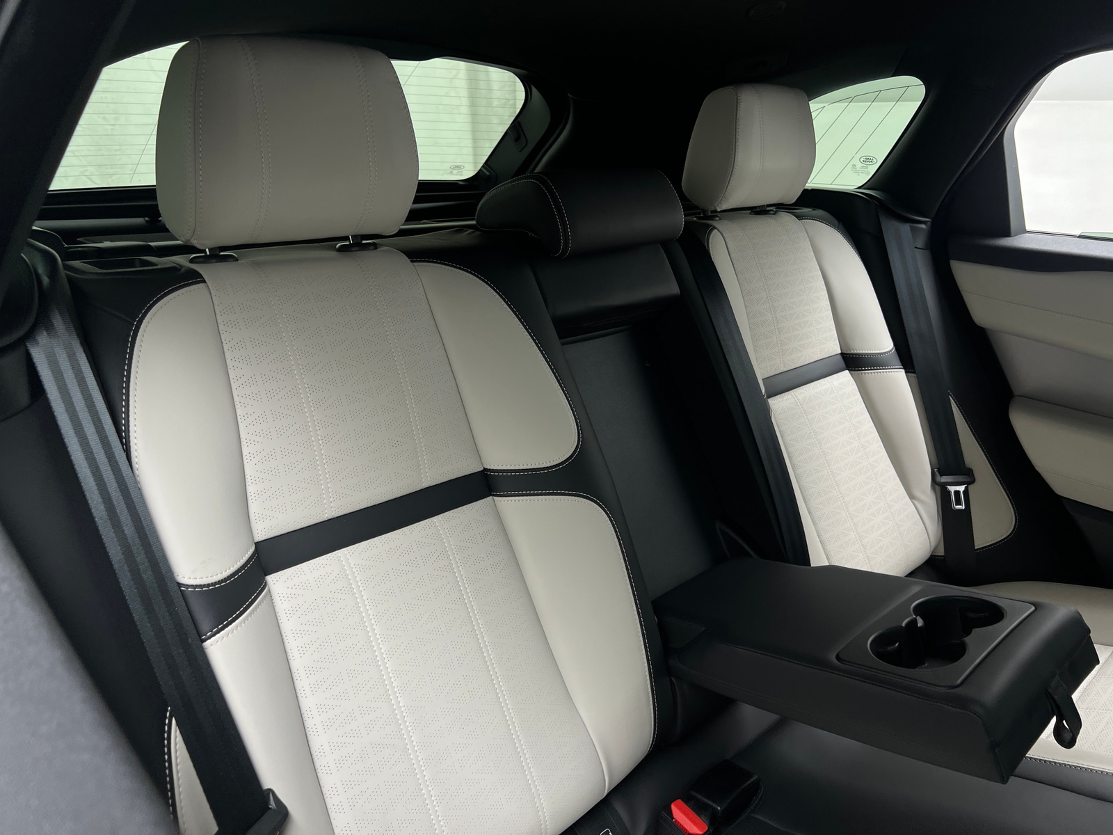 Thumbnail: 2021 Land Rover Range Rover Velar - 6