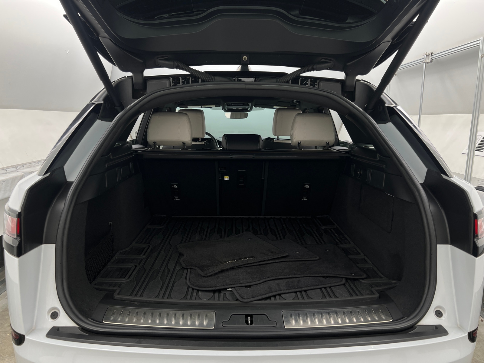 Thumbnail: 2021 Land Rover Range Rover Velar - 7