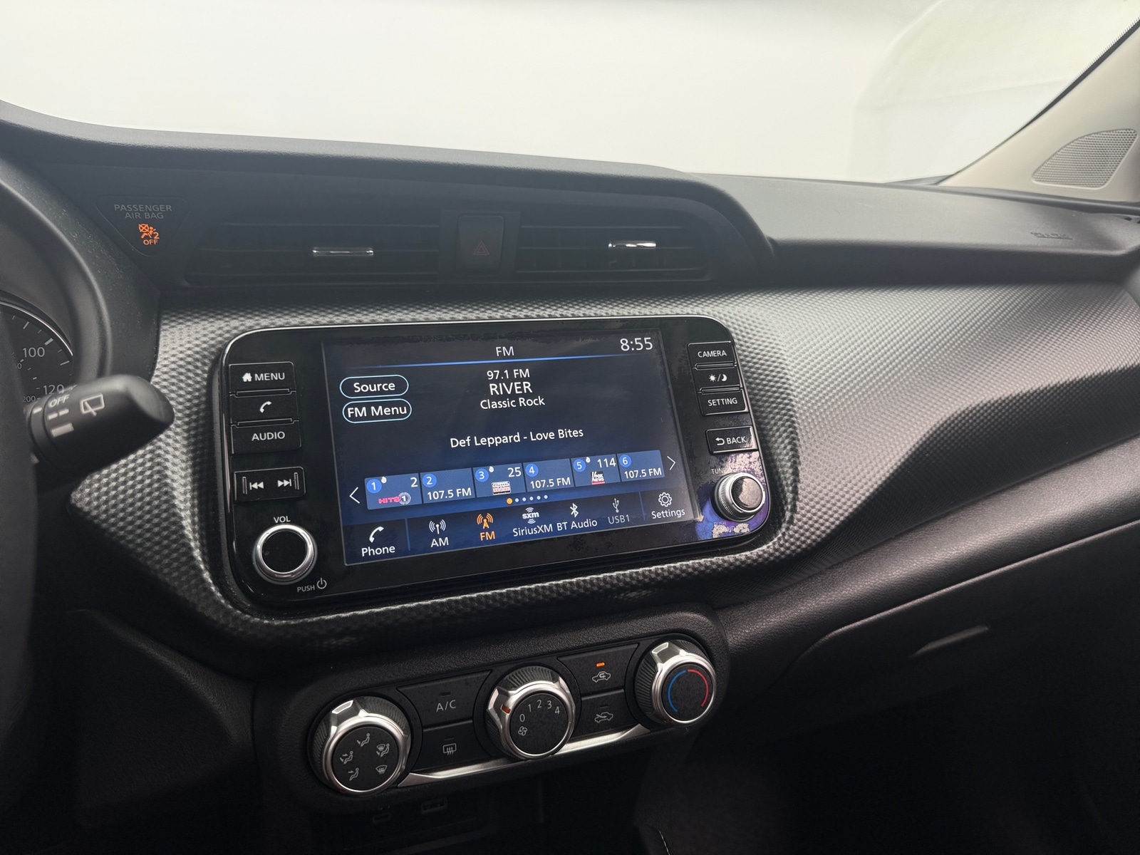 Thumbnail: 2023 Nissan Kicks - 4