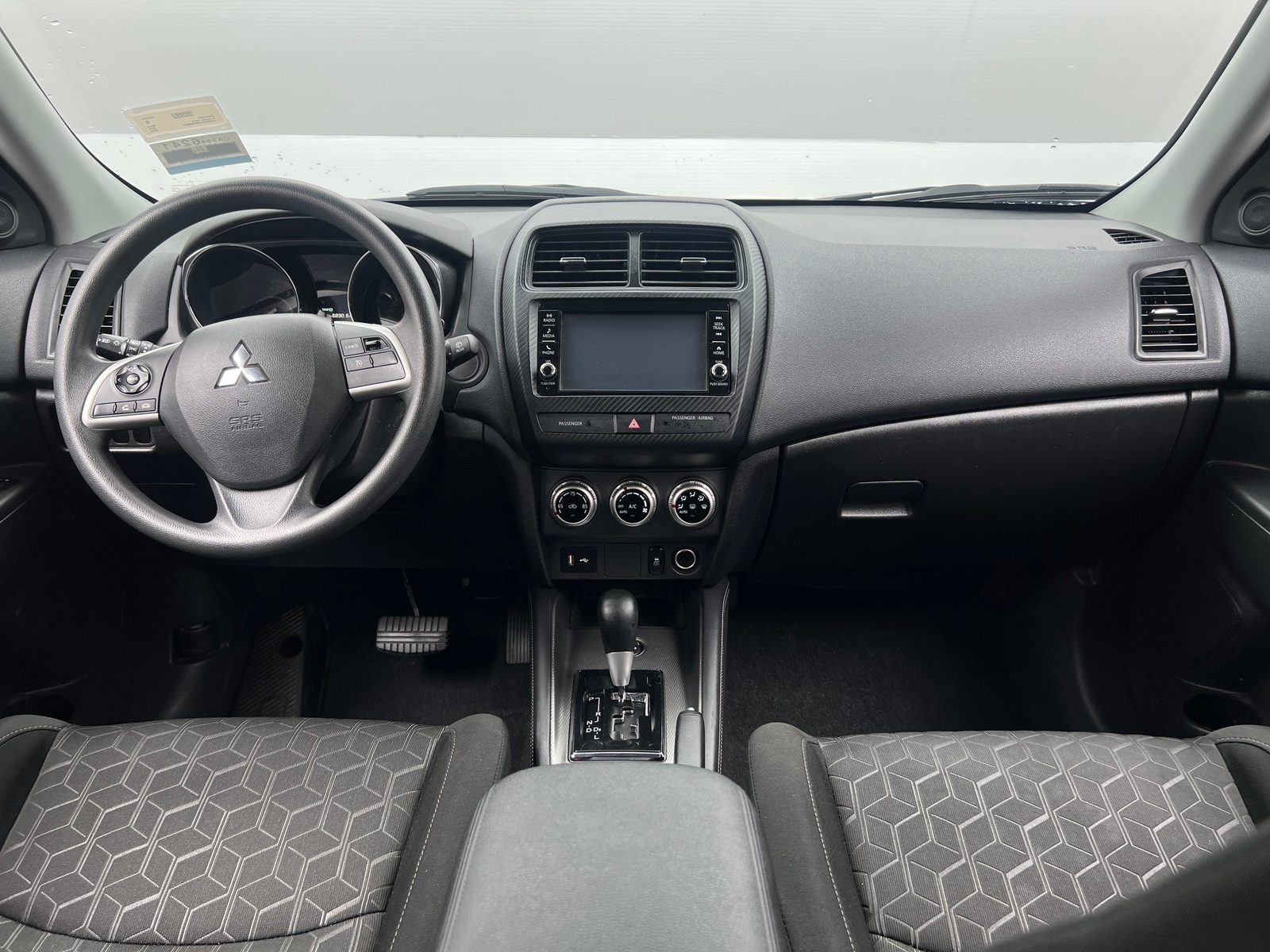 Thumbnail: 2024 Mitsubishi Outlander Sport - 3
