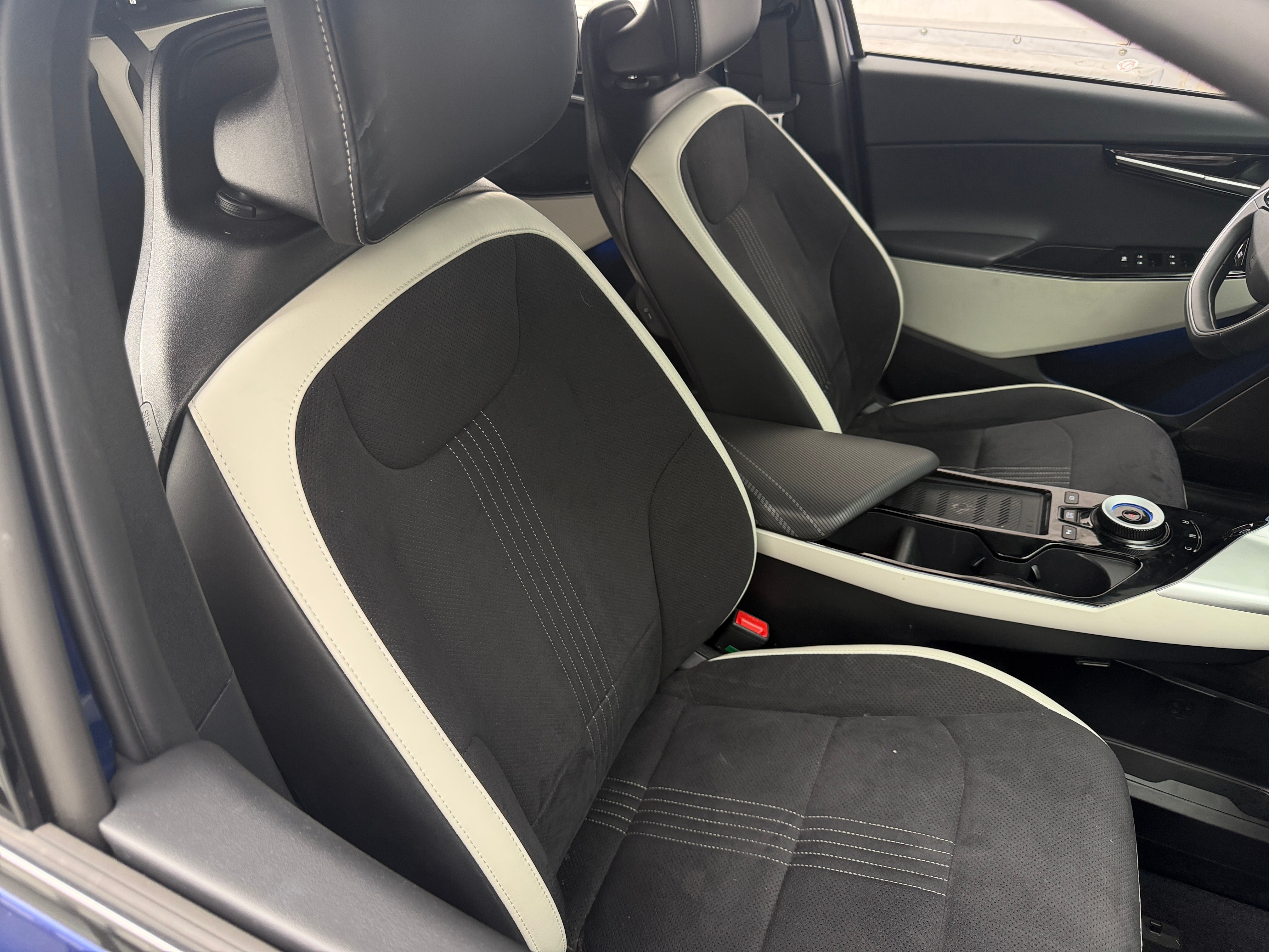 Used 2024 Kia EV6 GT-Line with VIN KNDC4DLC7R5180141 for sale in Oak Creek, WI